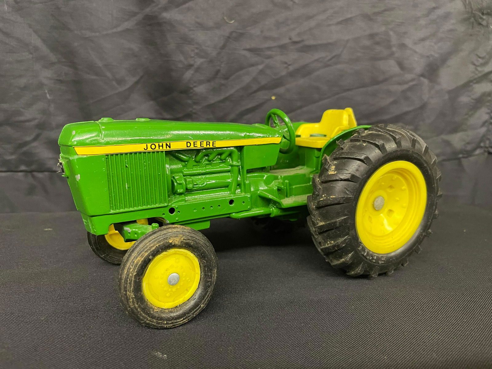 John Deere Model Tractor (1 of 2)