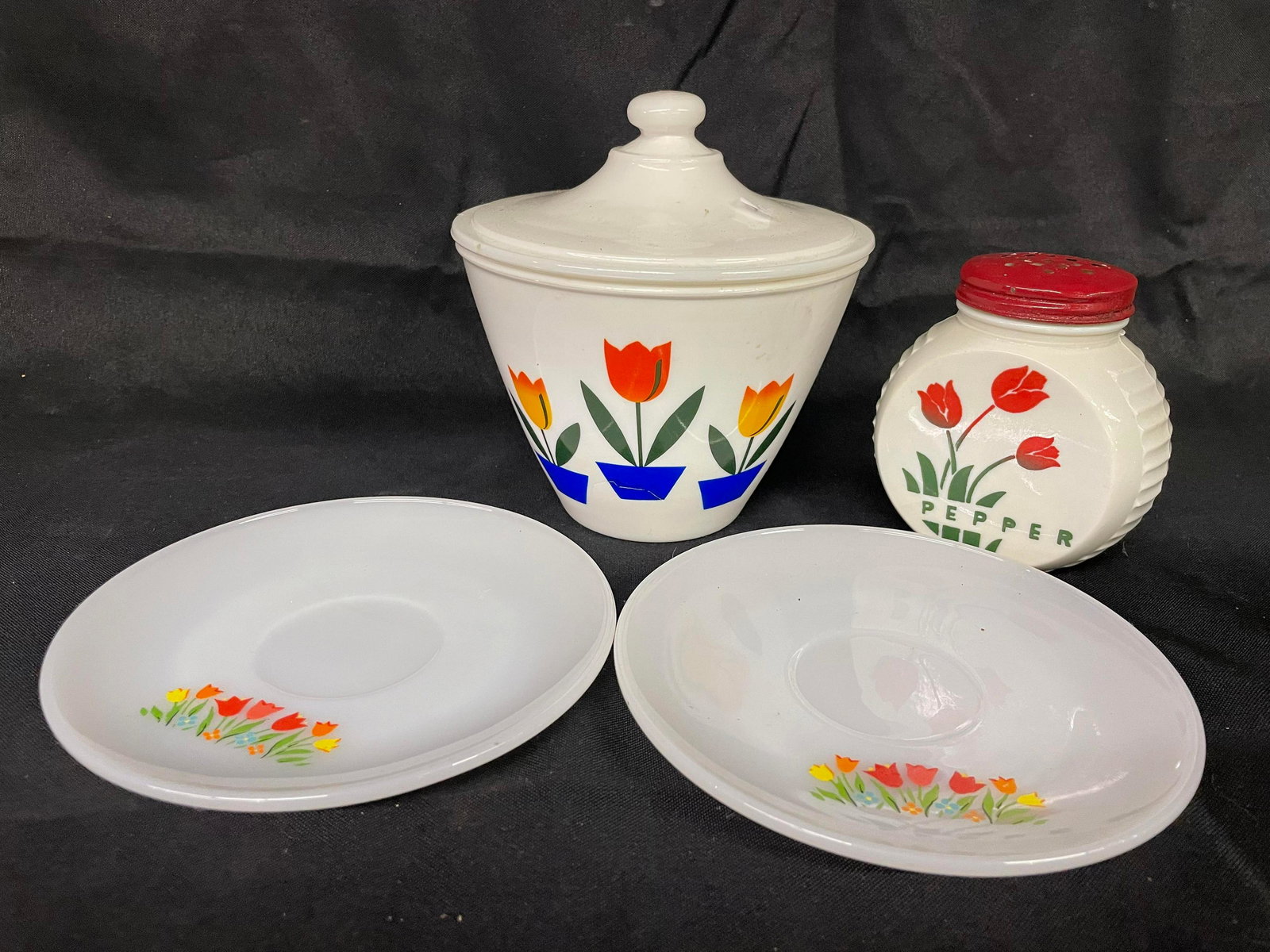 Pyrex Collection: Pyrex Collection