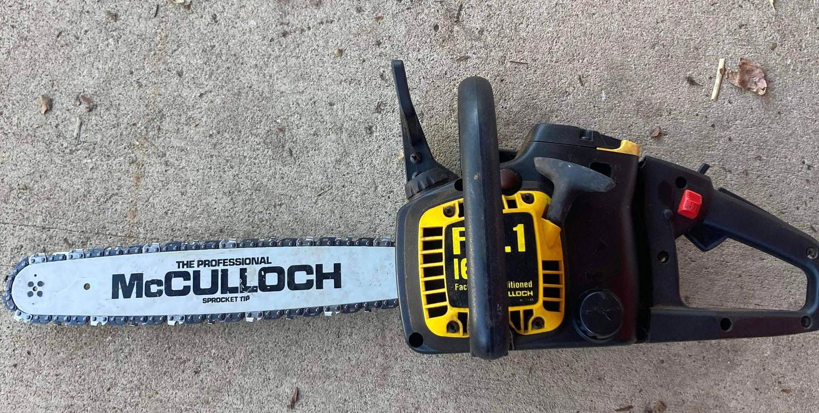 McCulloch Chainsaw (1 of 1)