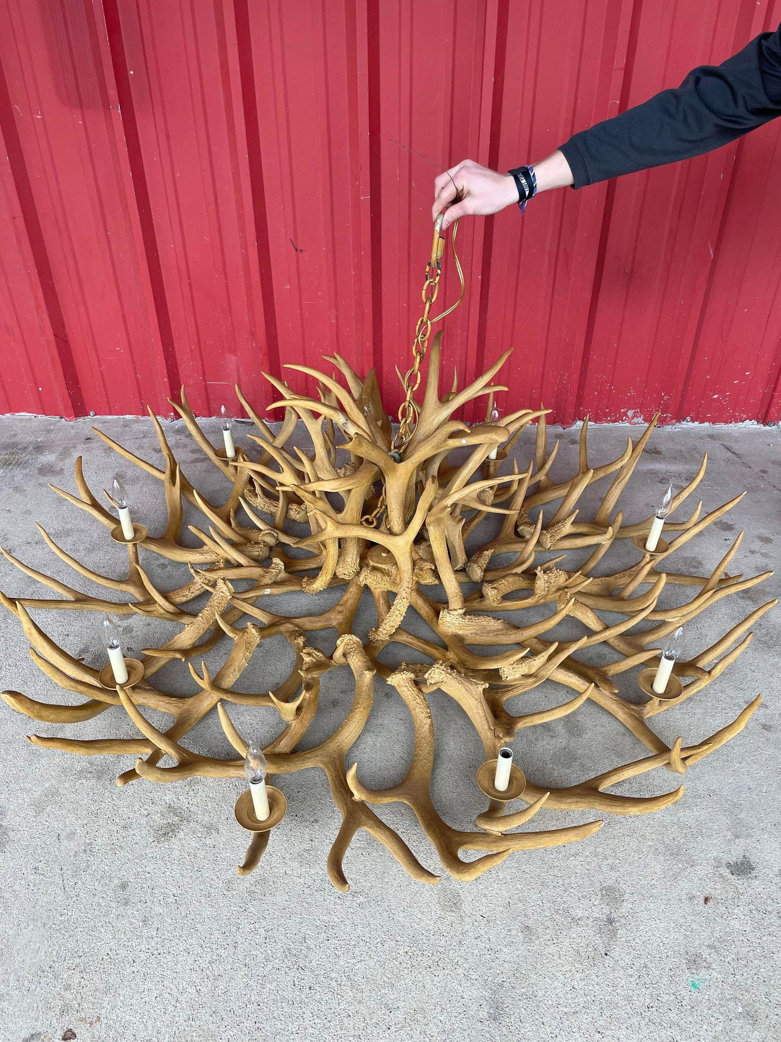 Large Round Well Made Quality Reproduction Antler Chandelier: Large Round Well Made Quality Reproduction Antler Chandelier