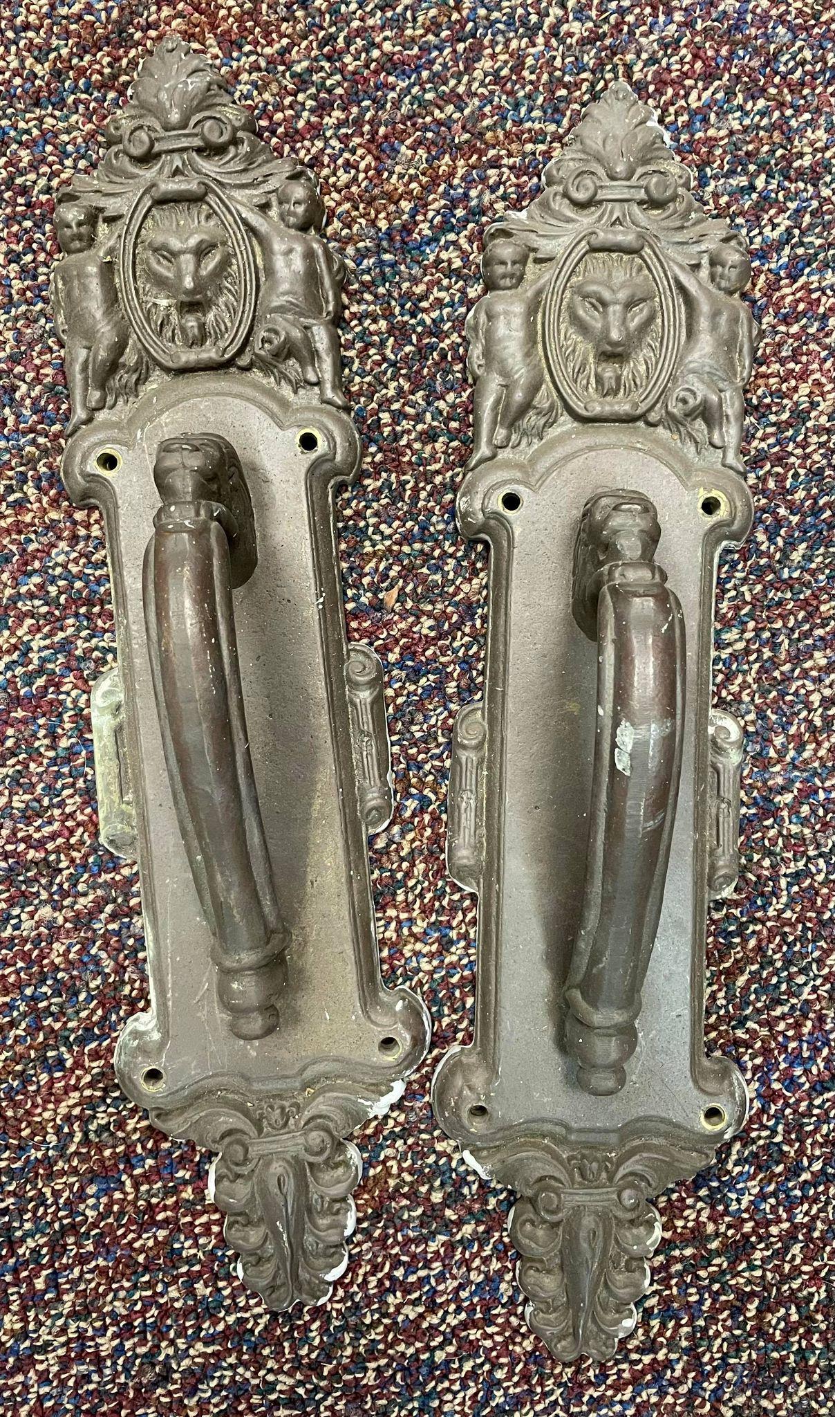 Matching Lion Head Door Handles: Matching Lion Head Door Handles