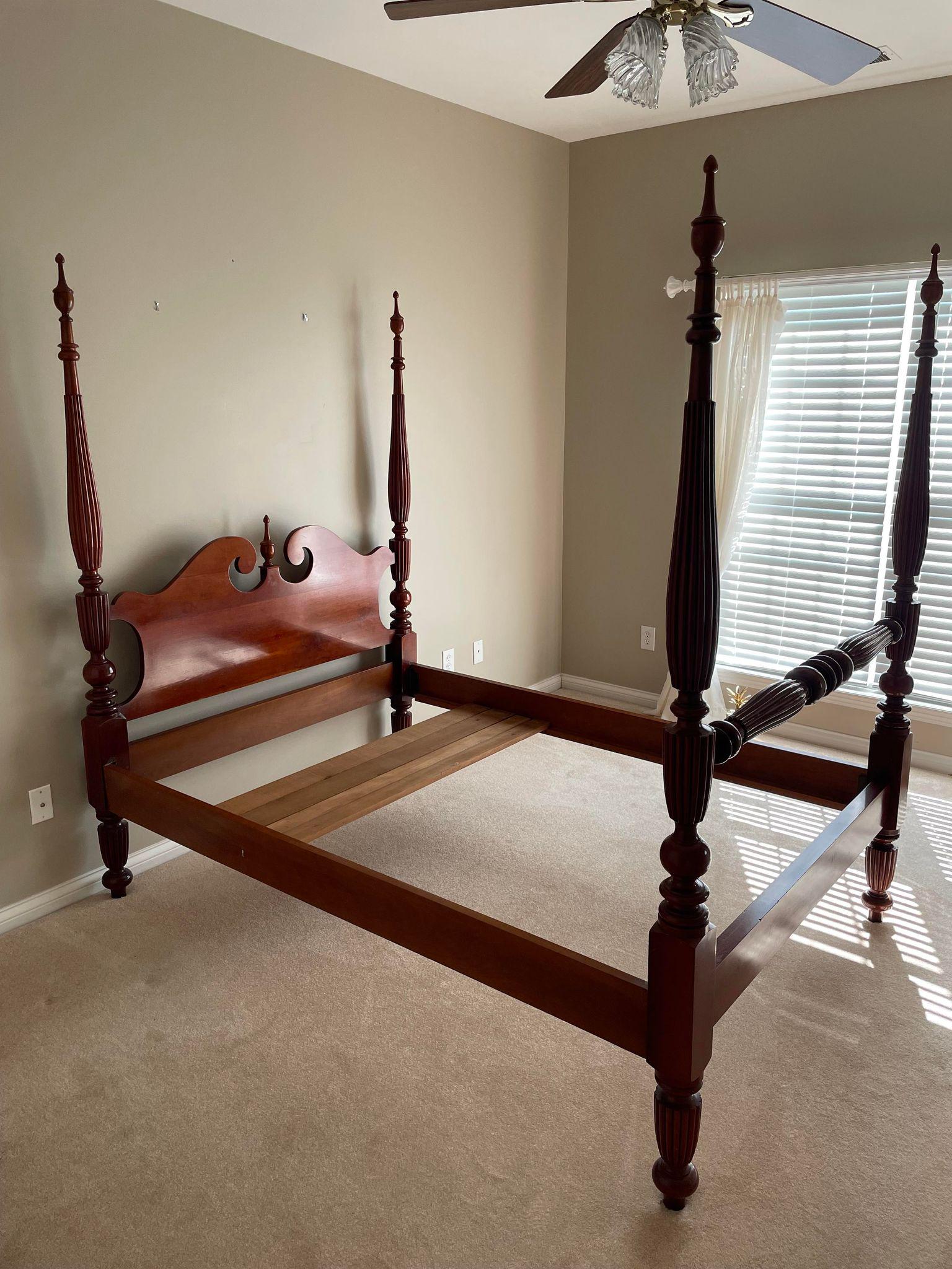 Full 4 Poster Bed: Full 4 Poster Bed