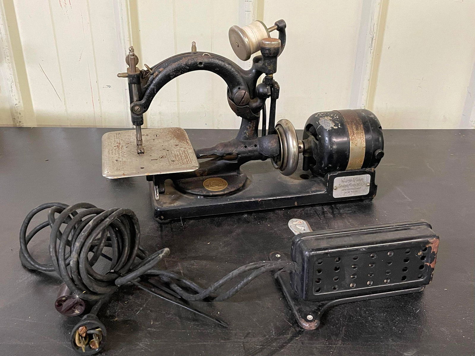 Willcox & Gibbs Sewing Machine (1 of 1)