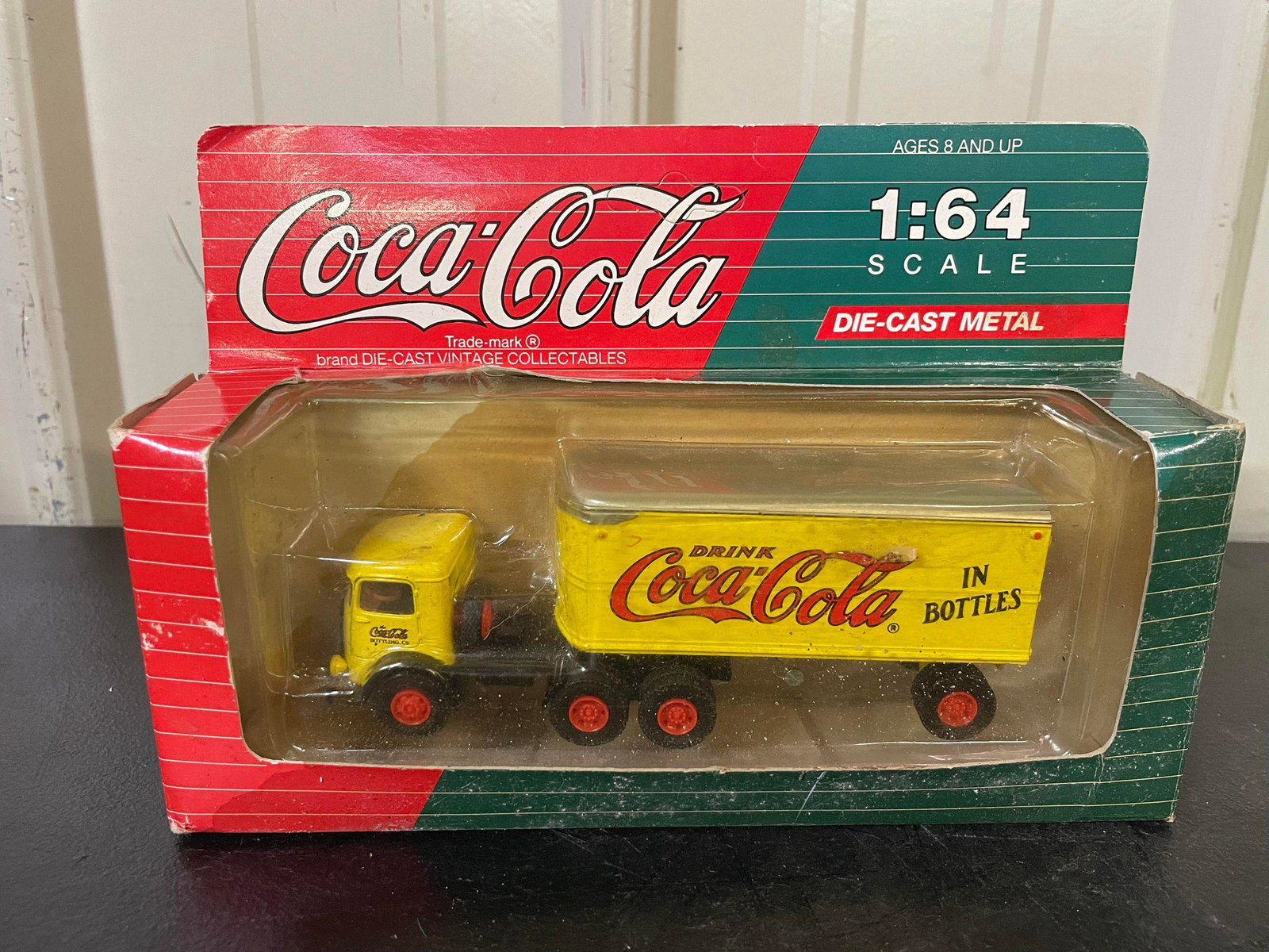 Coca-Cola 1:64 Scale Die Cast Truck: Coca-Cola 1:64 Scale Die Cast Truck