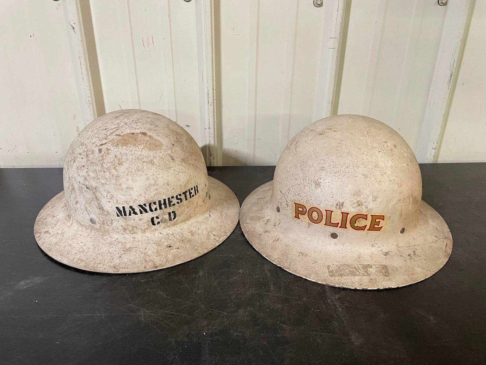 Vintage Hard Hats (0533) on Apr 17, 2023 Swisher Bros. Auction LLC in KY