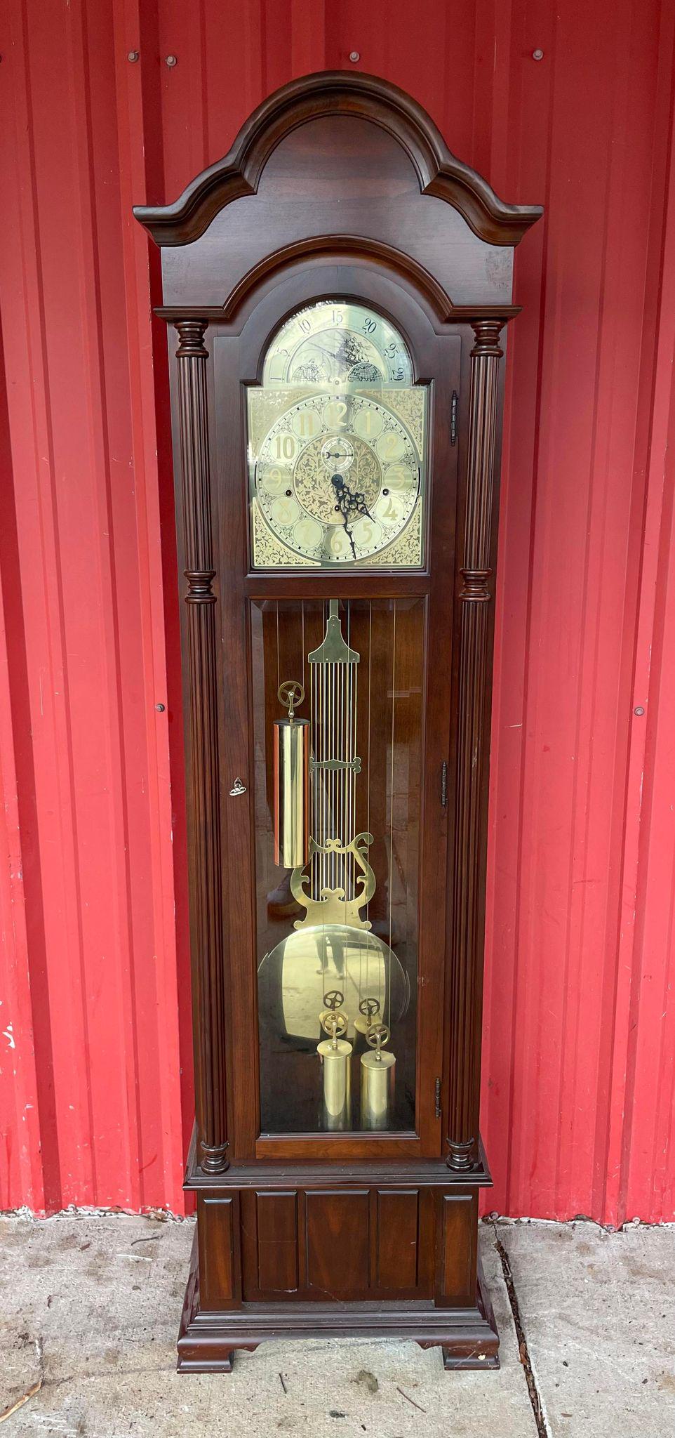 Colonial Grandfather Clock - Come as pictured (1 of 6)