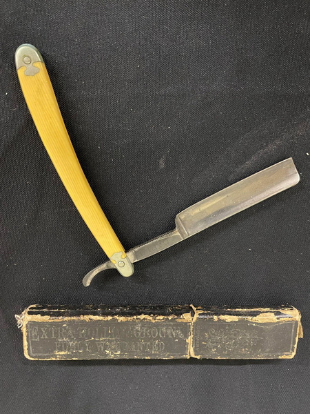 Vintage Shaving Razor