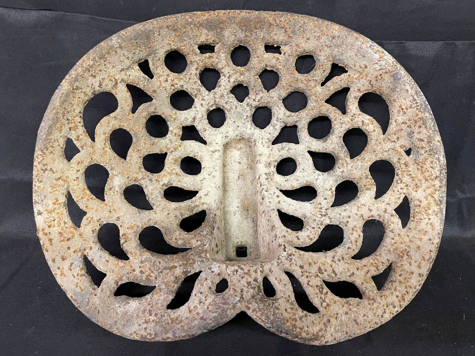 Antique Tractor Seat (1 of 4)