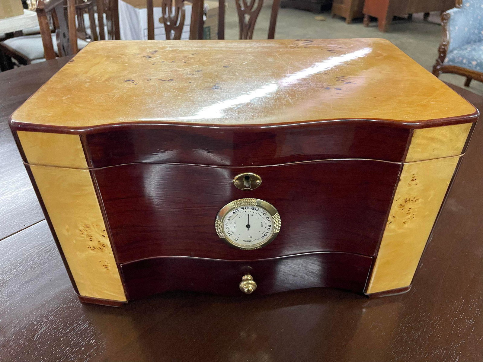 Humidor w/ Key: Humidor w/ Key
