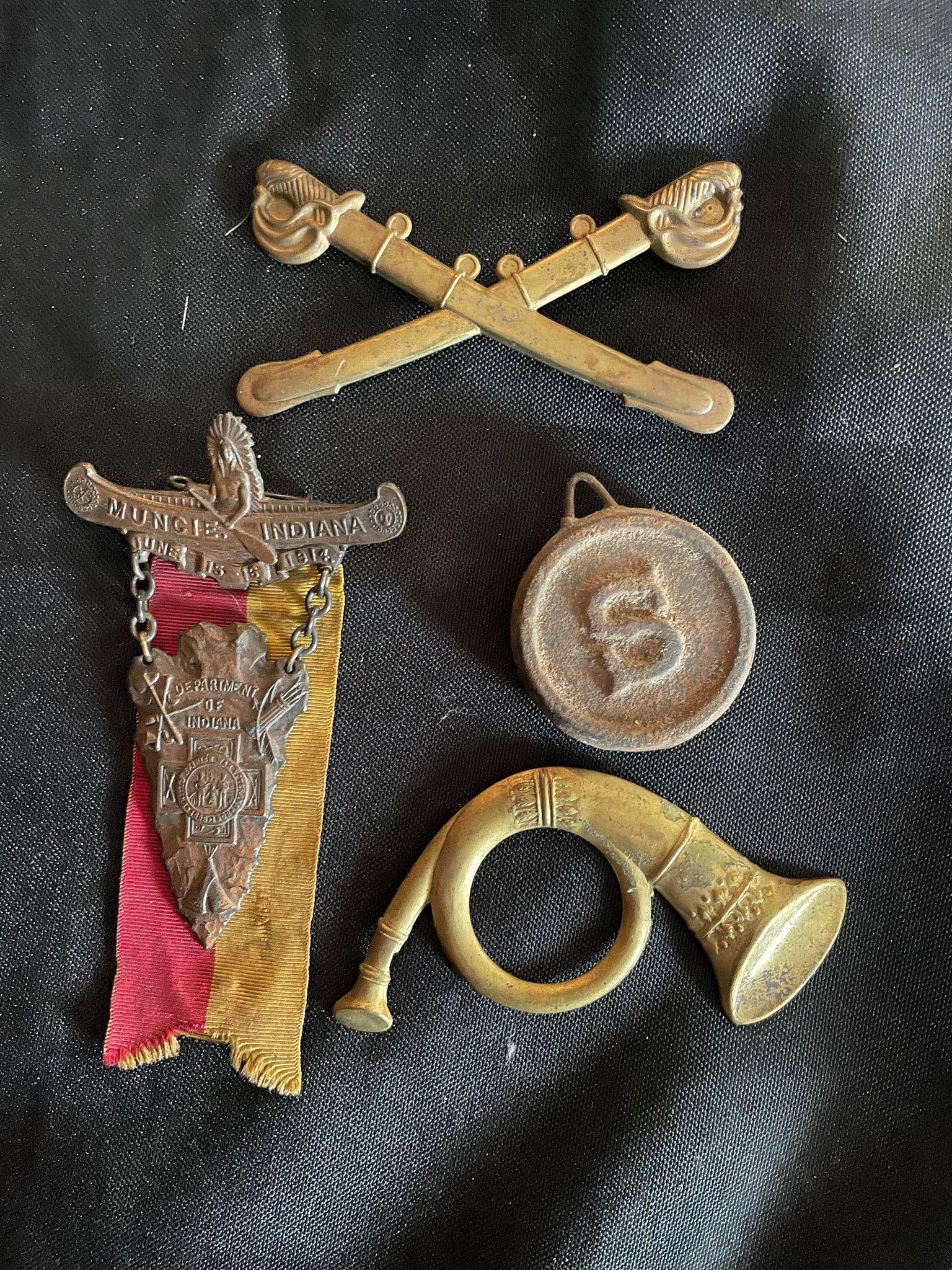 WWI Medal and Uniform DÃ©cor: WWI Medal and Uniform DÃ©cor