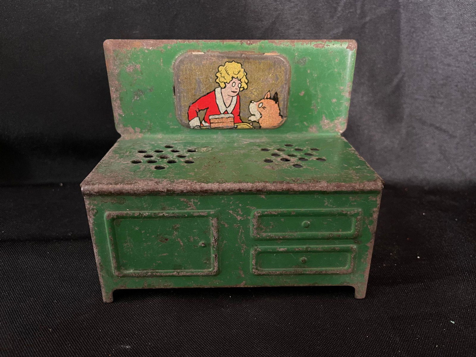 Miniature Children's Cast Iron Stove (1 of 2)