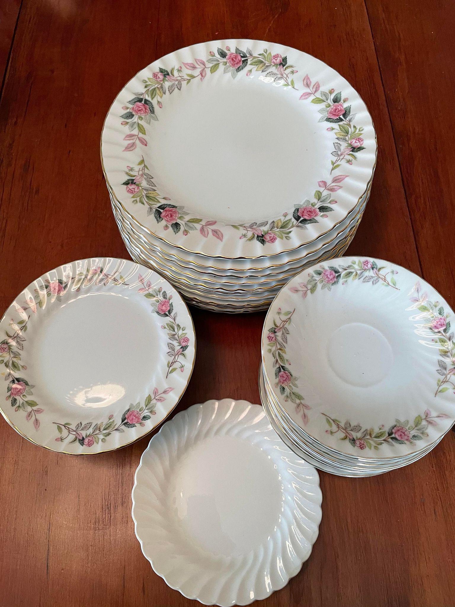 Vintage Creative Fine Japanese China Dish Set (1 of 2)