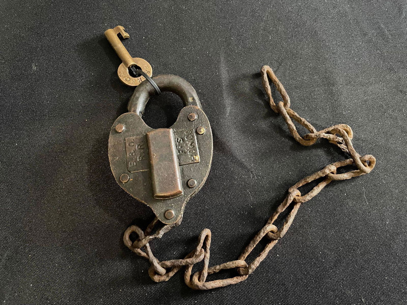 Vintage B&O Railroad Lock and Key w. Chain (1 of 2)