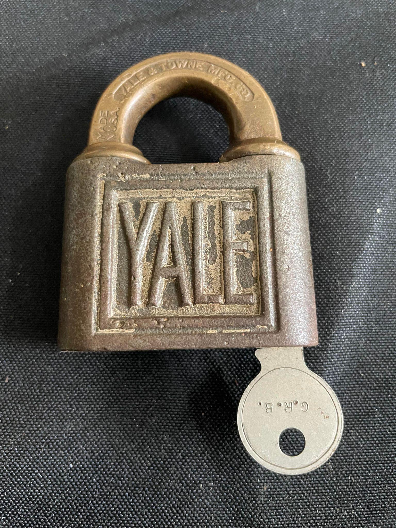 Antique Yale Lock and Key: Antique Yale Lock and Key