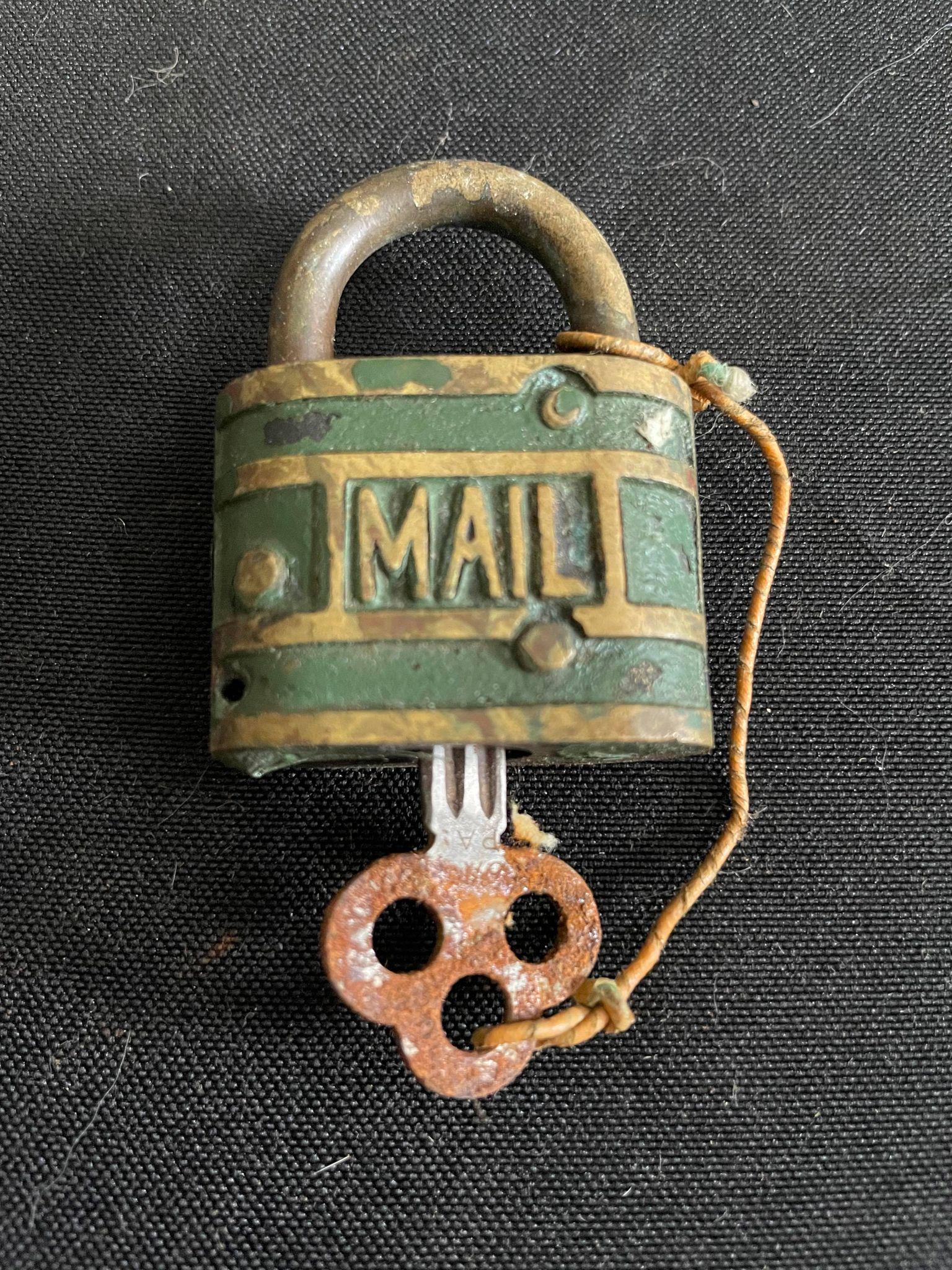 Vintage Mail Lock and Key: Vintage Mail Lock and Key
