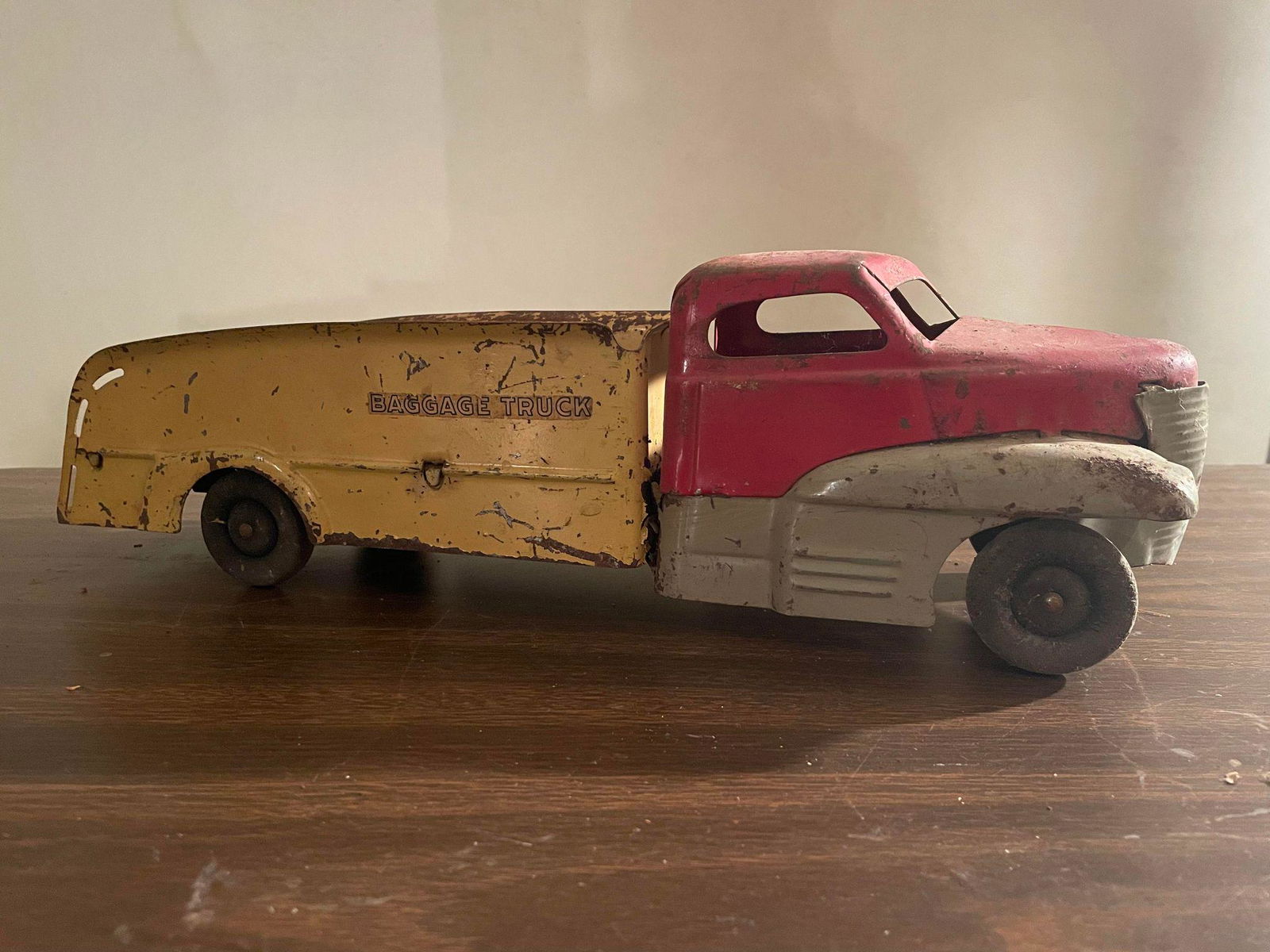 Vintage Buddy L Baggage Truck: Vintage Buddy L Baggage Truck