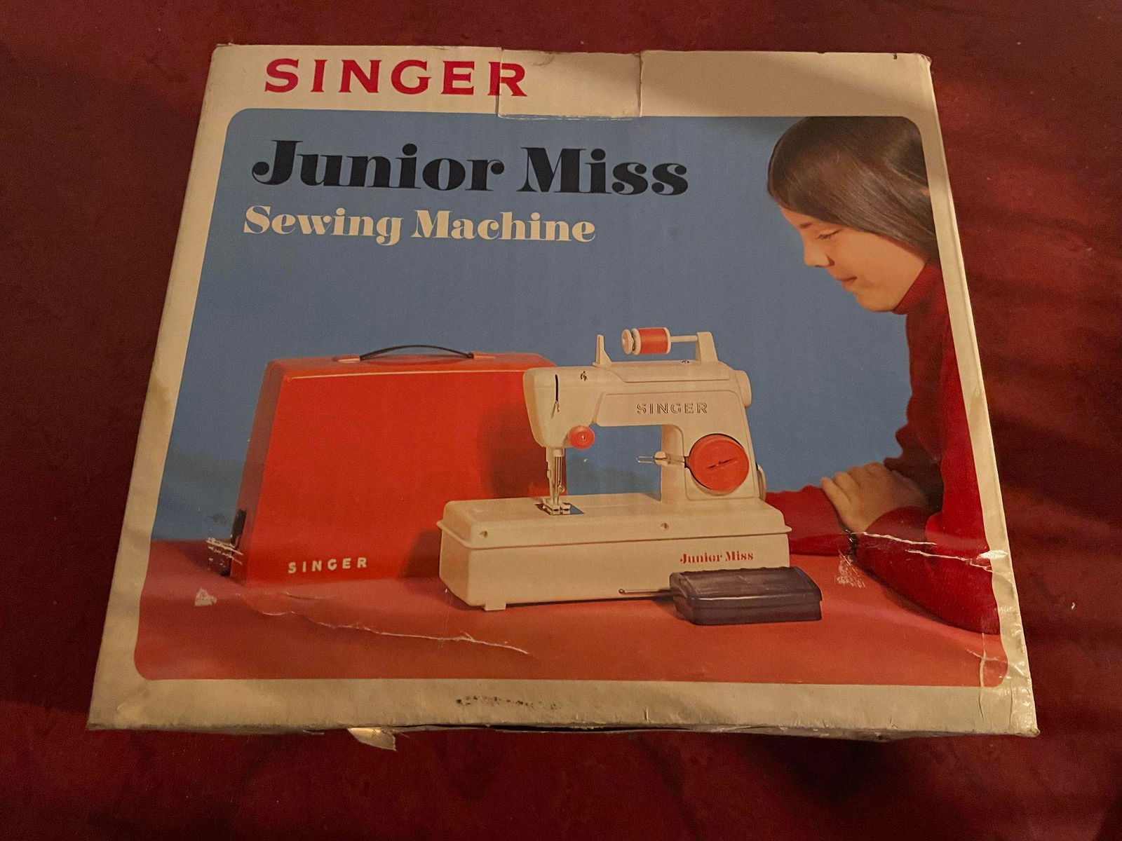 Singer Junior Miss Sewing Machine (1 of 1)