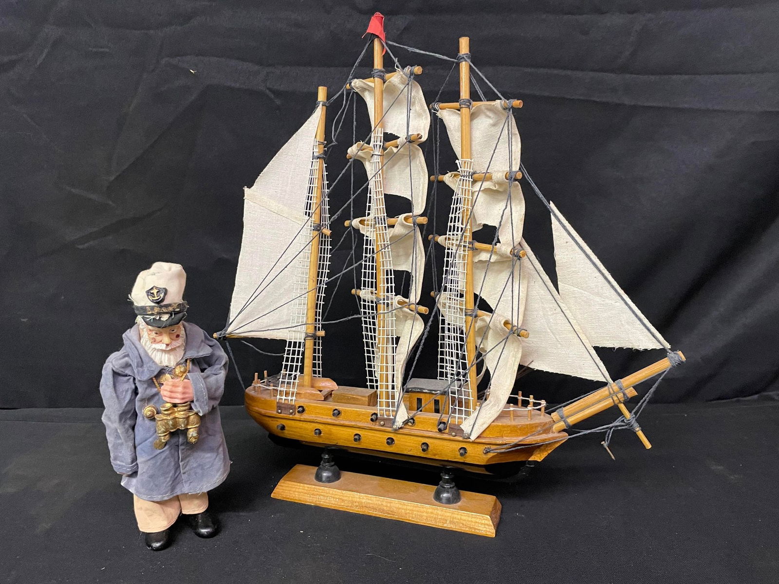 Wooden Mayflower Ship Model w/ Captain Figure: Wooden Mayflower Ship Model w/ Captain Figure