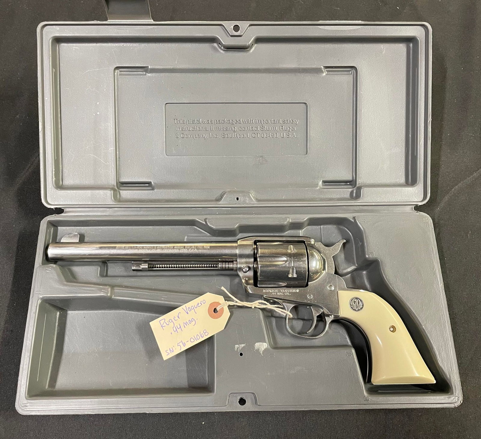 Ruger Vaquero Revolver .44 mag S/N: 56-01068: Ruger Vaquero Revolver .44 mag S/N: 56-01068