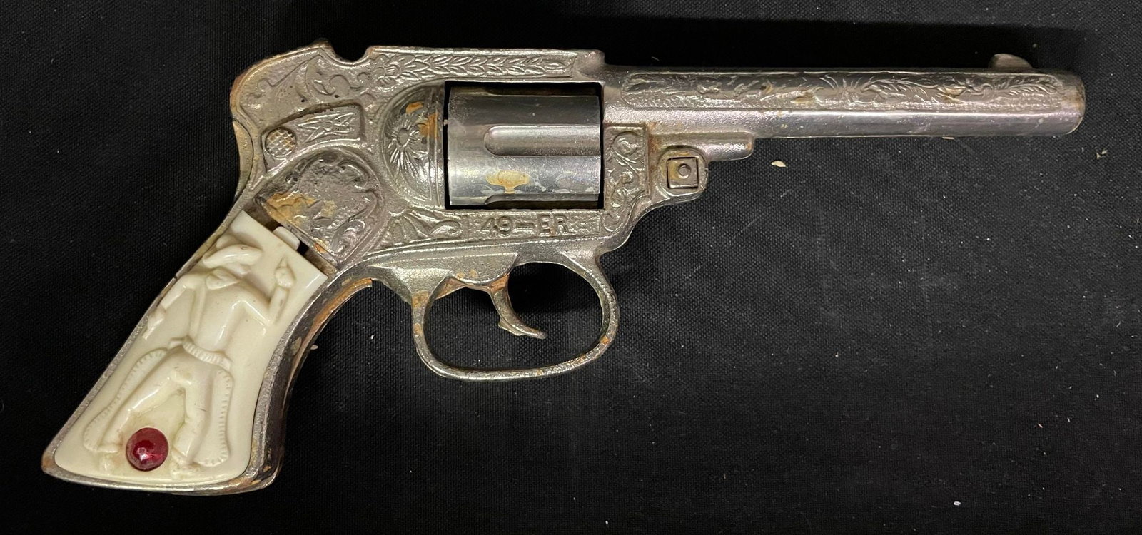Vintage Cast Iron Gene Autry Child's 49-ER Toy Gun: Vintage Cast Iron Gene Autry Child's 49-ER Toy Gun