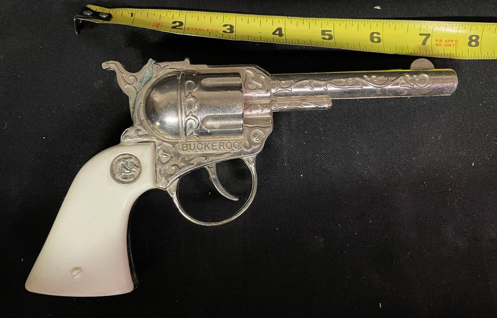 Vintage Childs BUCKEROO Toy Gun: Vintage Childs BUCKEROO Toy Gun