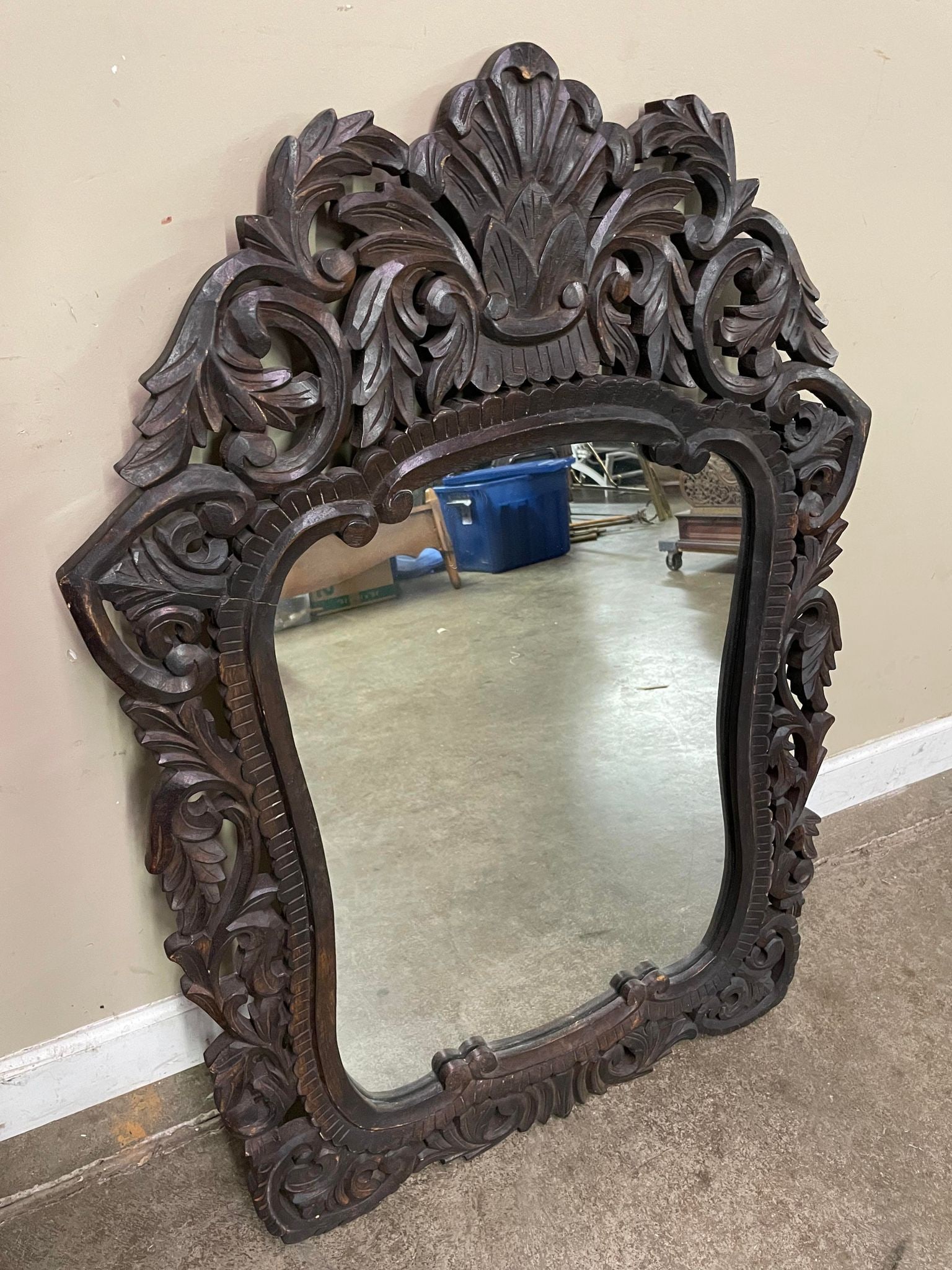 Ornate Carved Wall Mirror: Ornate Carved Wall Mirror