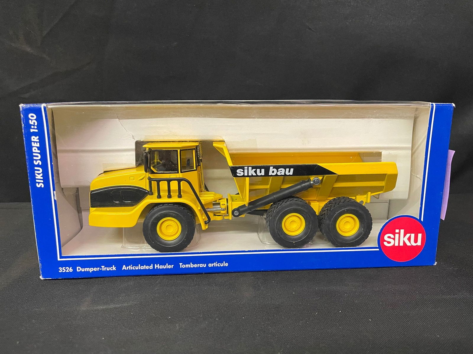 Siku Super 3526 Dumper-Truck Articulated Hauler (1 of 2)