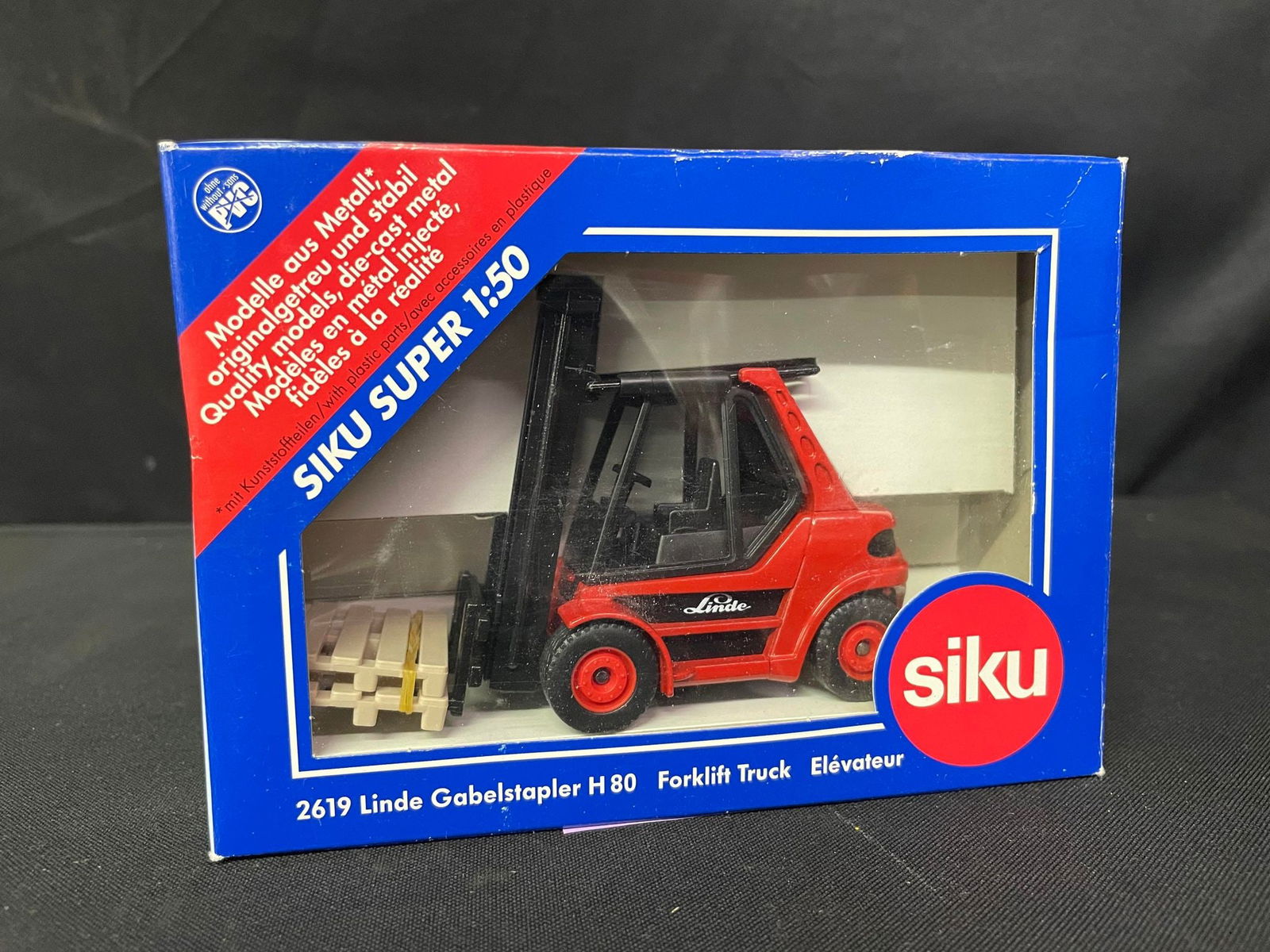 SIKU SUPER 2619 H80 Forklift Truck (1 of 2)