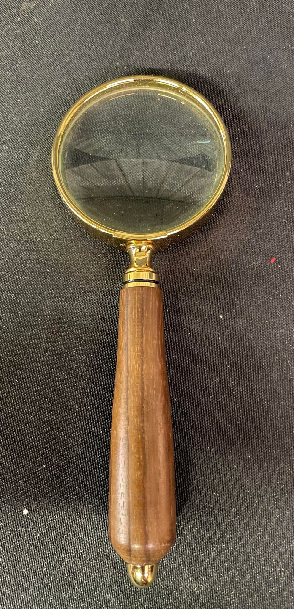 Vintage Magnifying Glass: Vintage Magnifying Glass