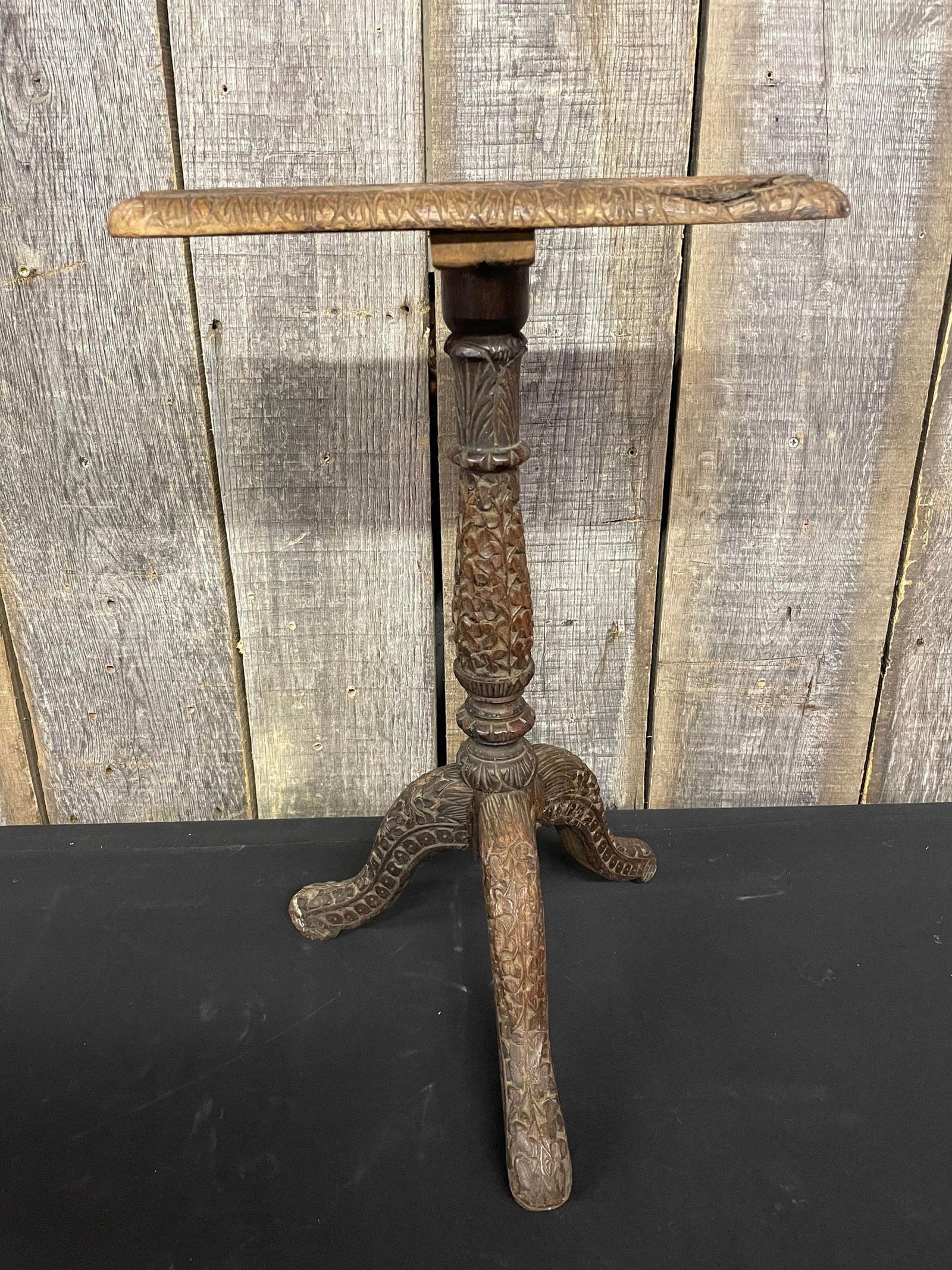 Colonial Candle Stand: Colonial Candle Stand
