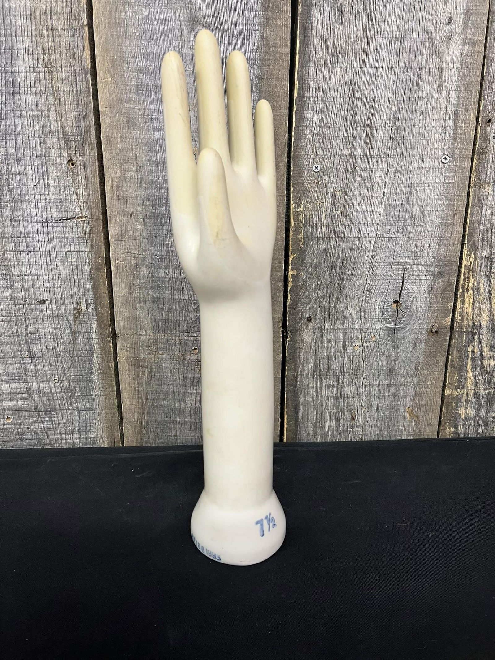 Vintage Glove Form 7 1/2" (1 of 4)