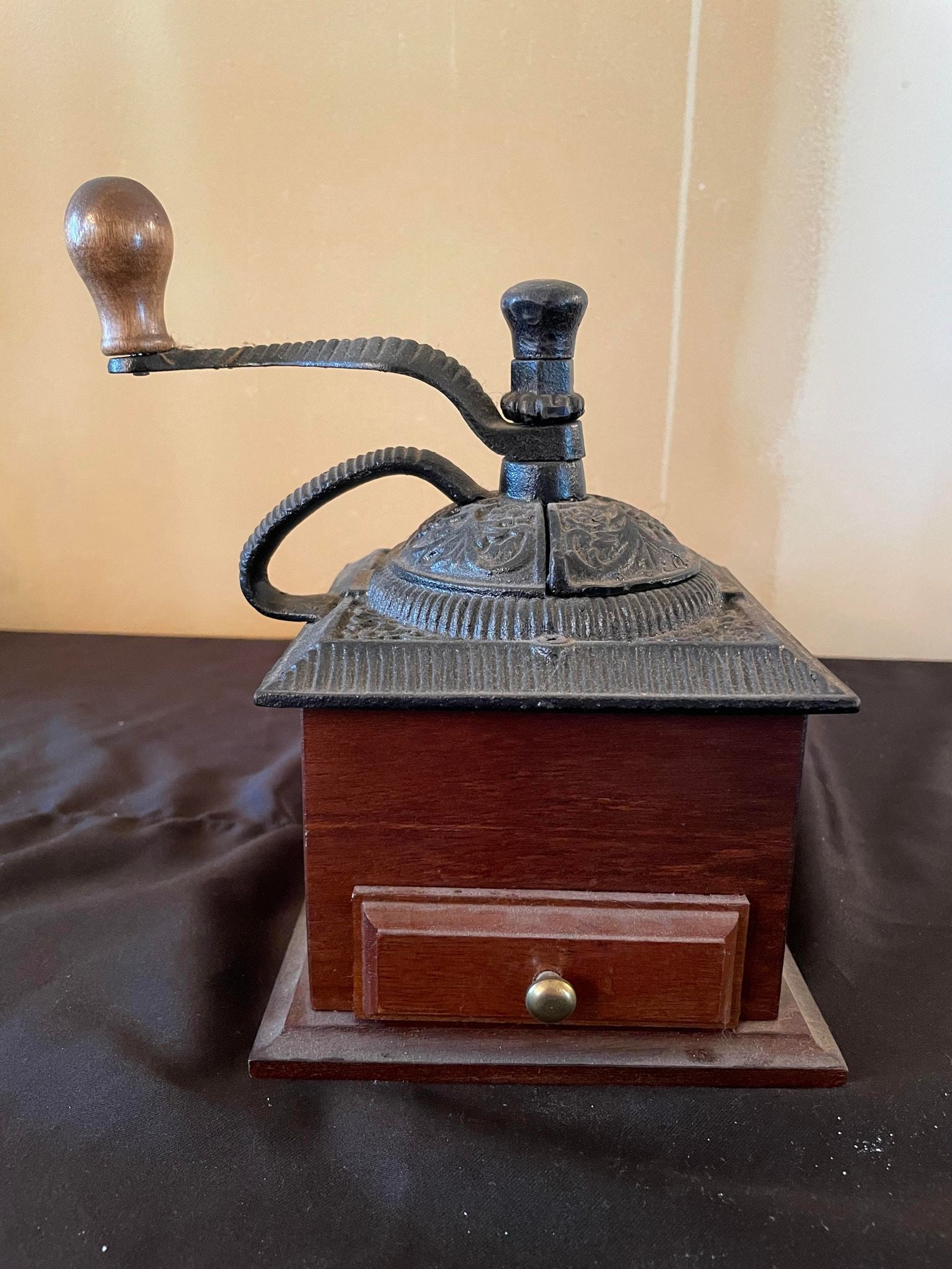 Antique Table Top Coffee Grinder: Antique Table Top Coffee Grinder