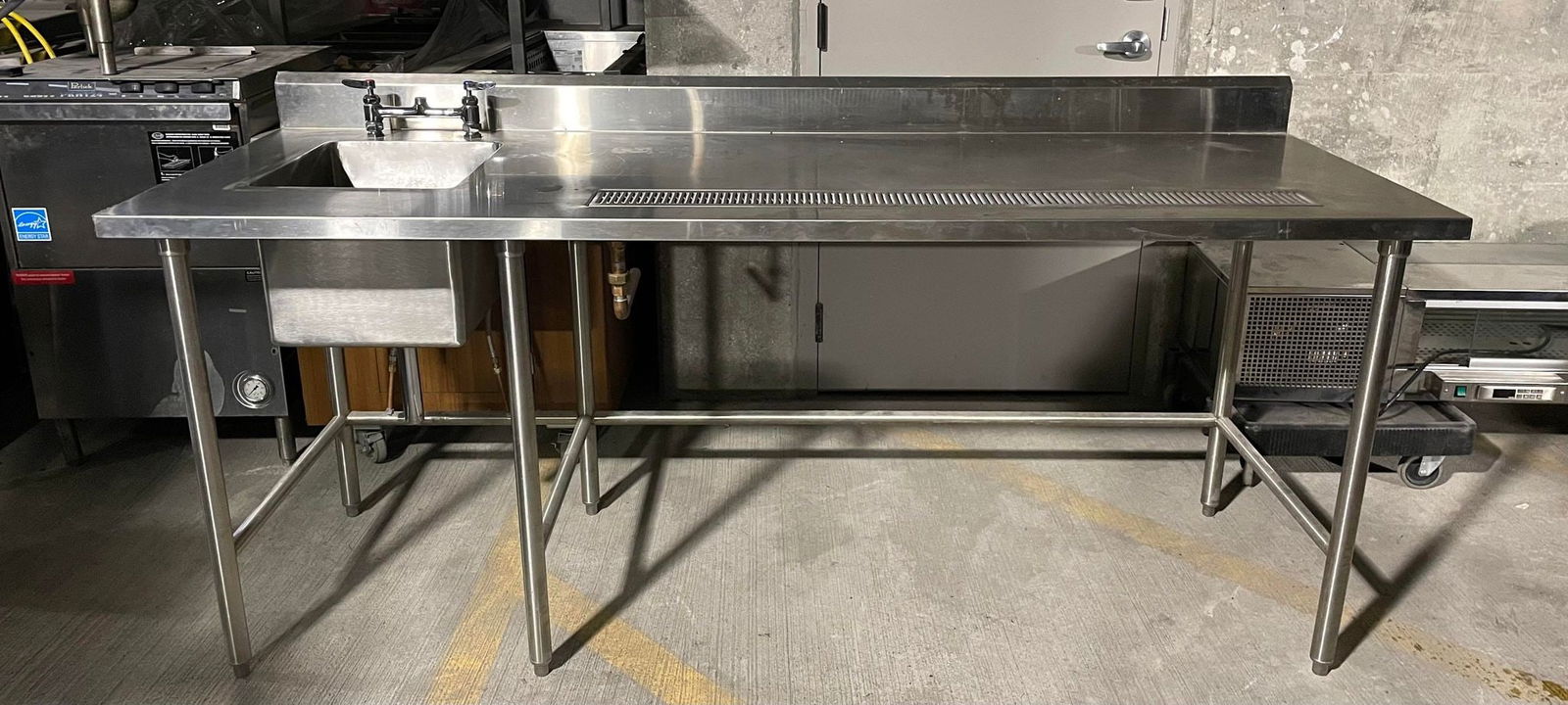 Commercial Stainless Steel Prep Table w/ Sink and Drain Insert (1 of 5)