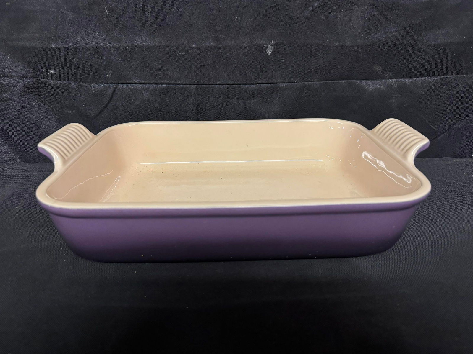 LeCreuset Casserole Dish (1 of 3)