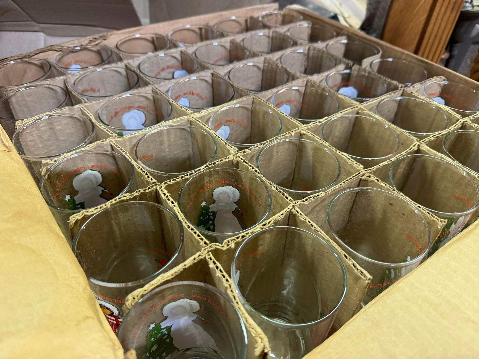 36 Christmas Themed Glasses: 36 Christmas Themed Glasses