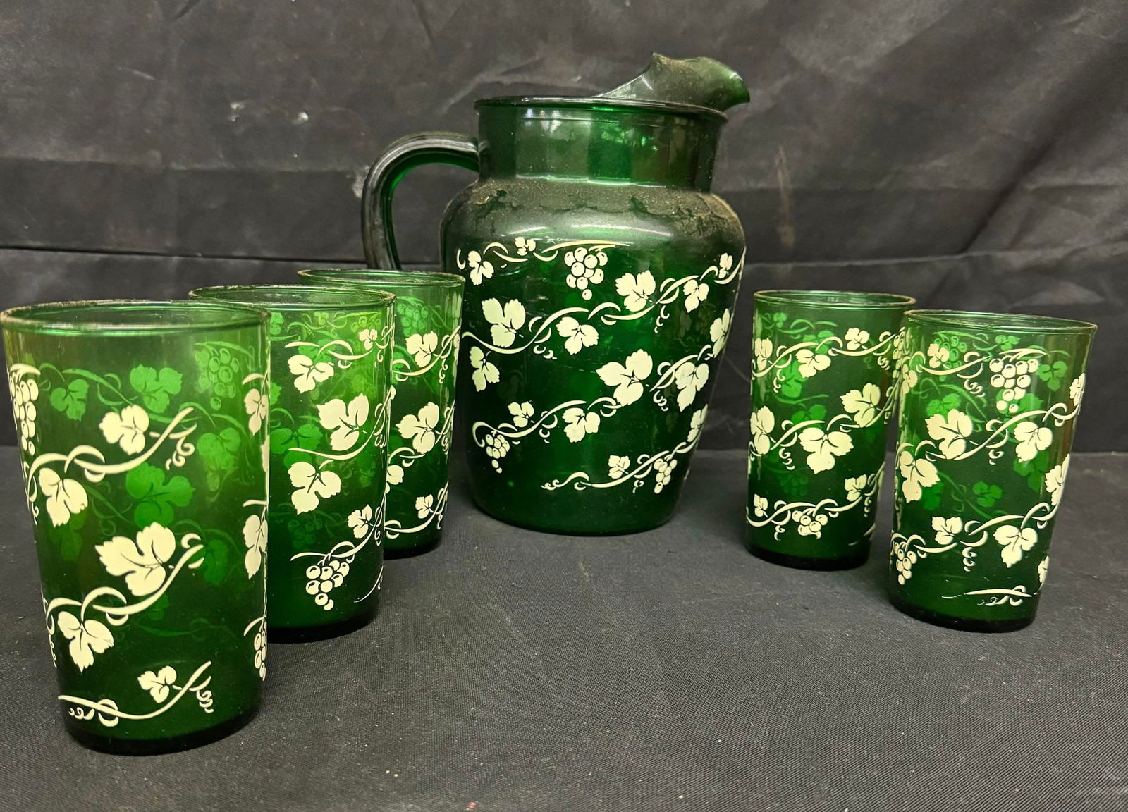 Vintage Green Lemonade Pitchers and Glasses (1 of 1)