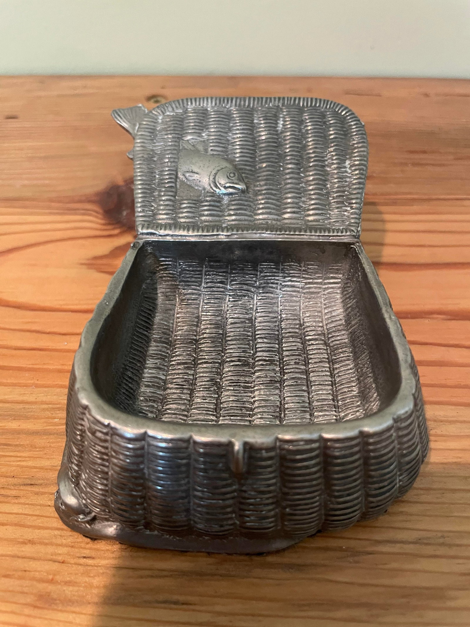 Pewter Fish Basket Keepsake Box: Pewter Fish Basket Keepsake Box