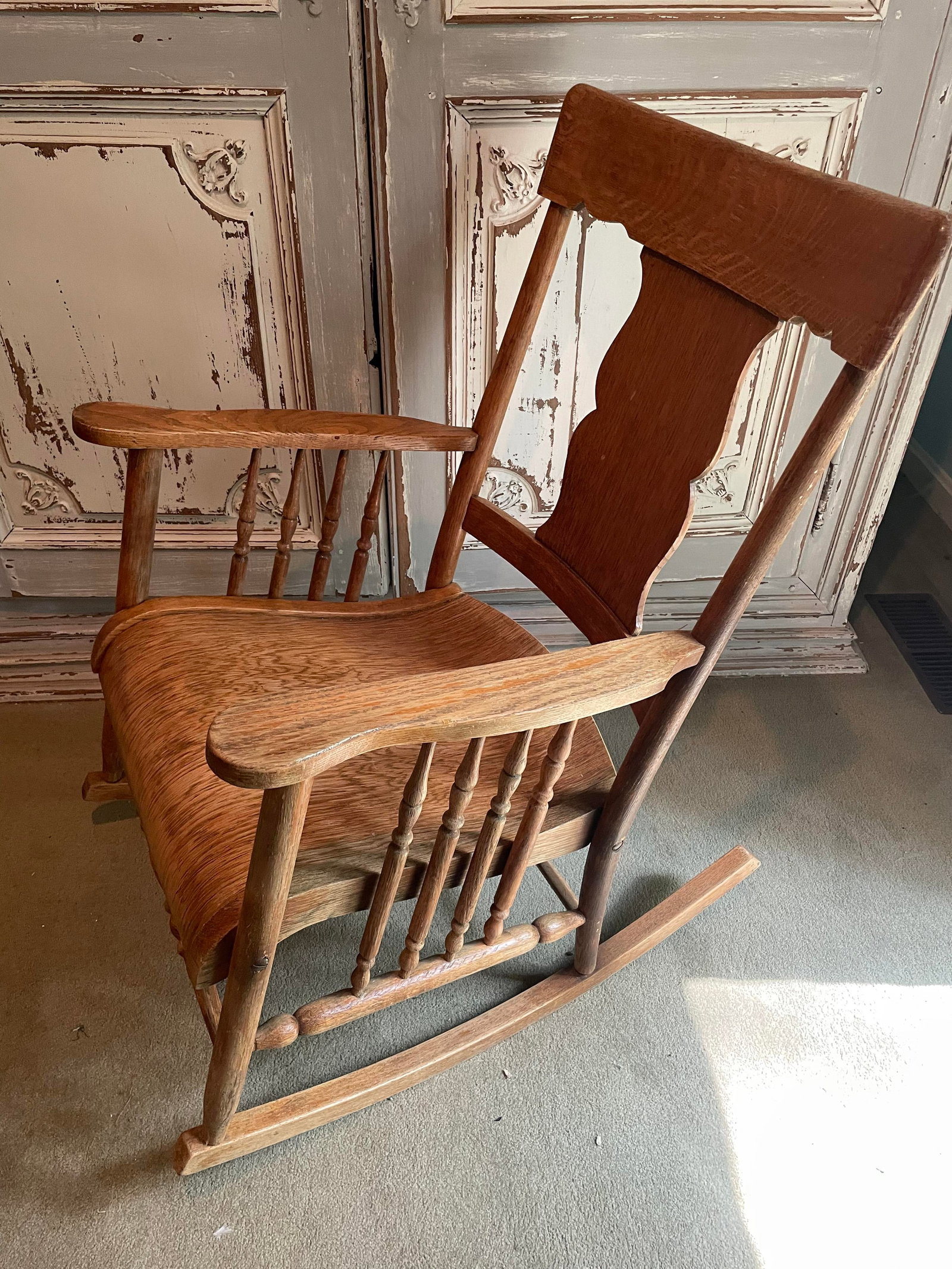 Antique Plantation Style Rocker: Antique Plantation Style Rocker