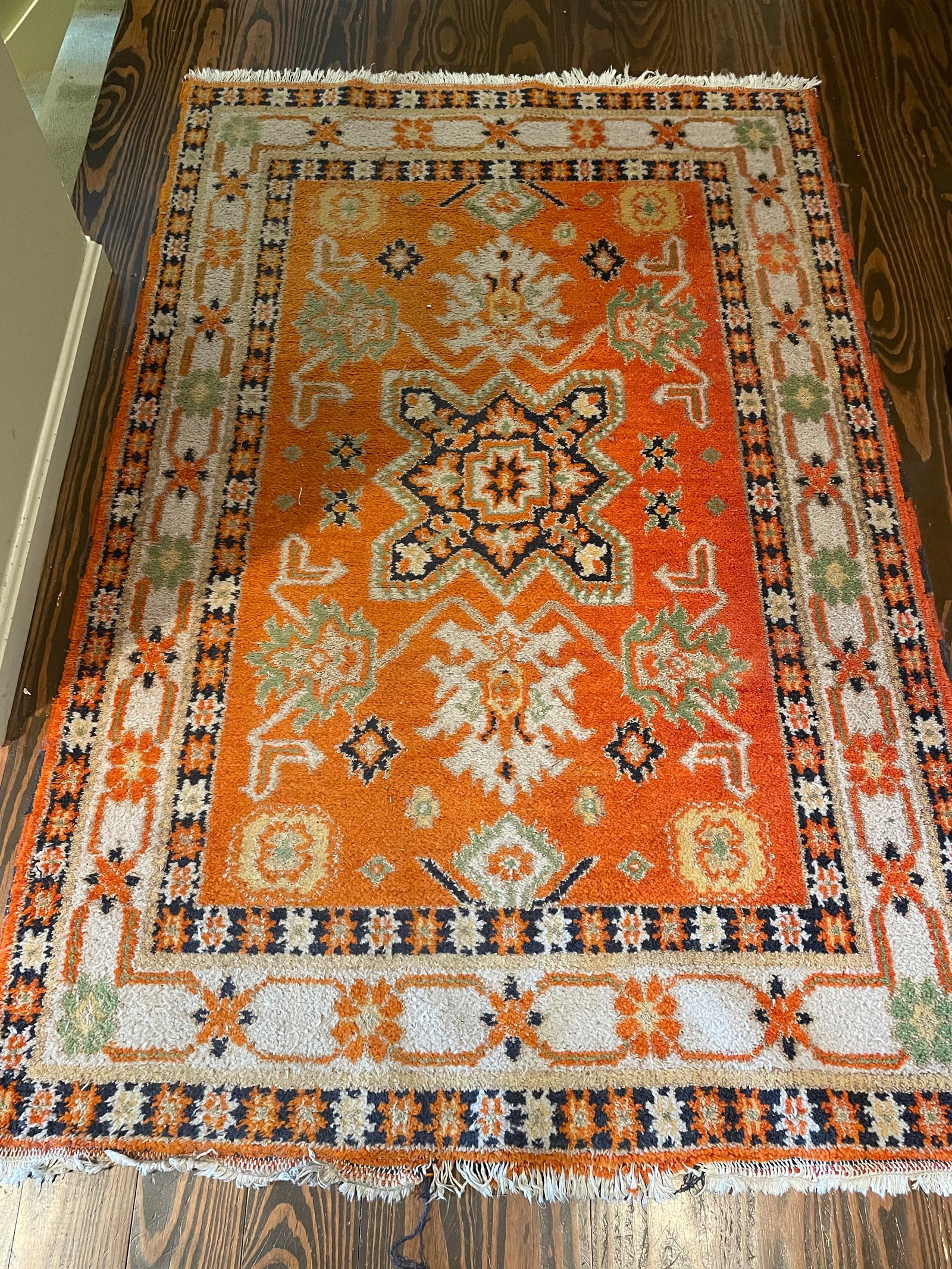 Middle Eastern Style Handwoven Rug: Middle Eastern Style Handwoven Rug
