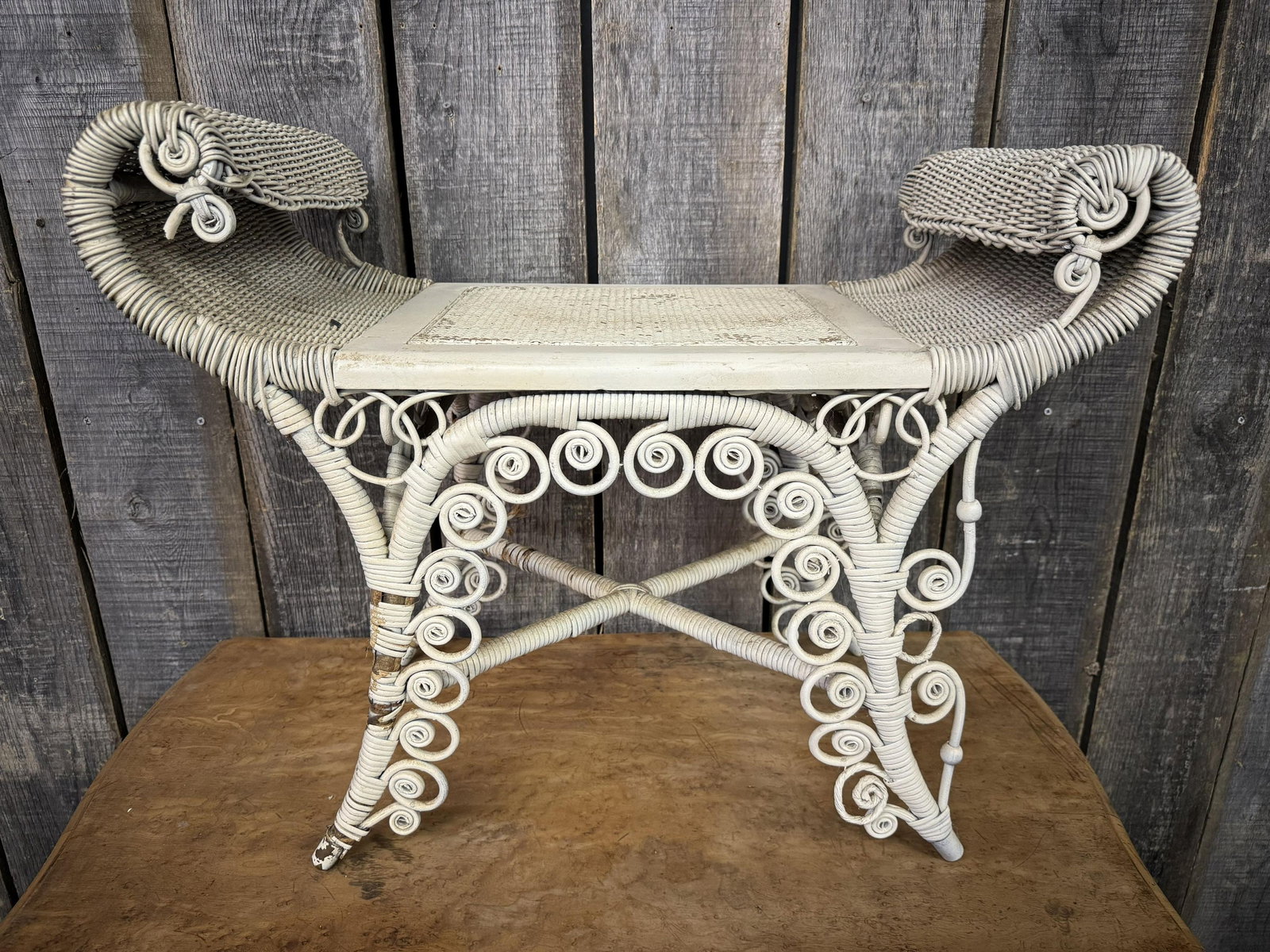 Vintage Wicker Photography Stool: Vintage Wicker Photography Stool