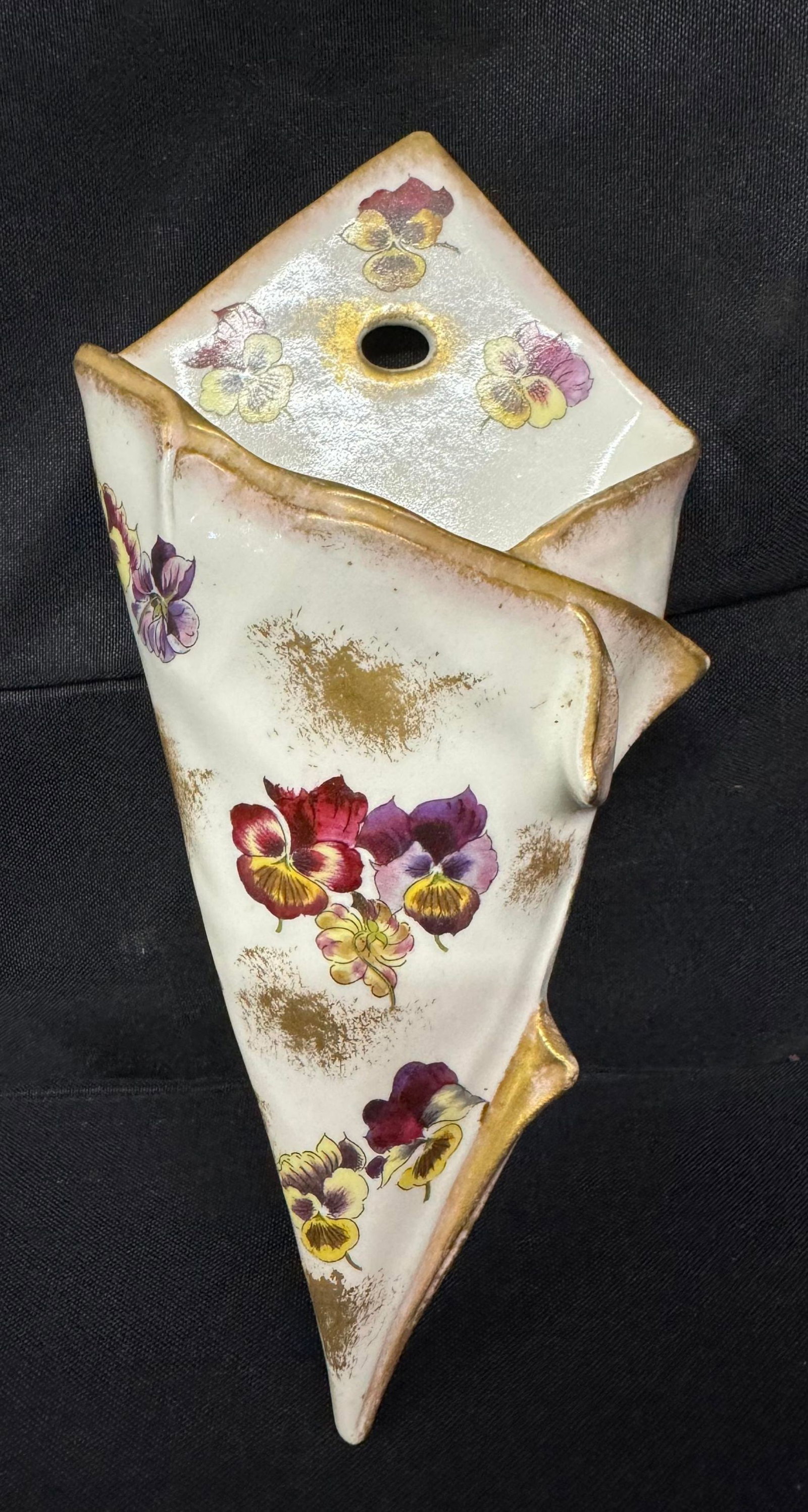 Vintage Ceramic Wall Pocket Planter: Vintage Ceramic Wall Pocket Planter