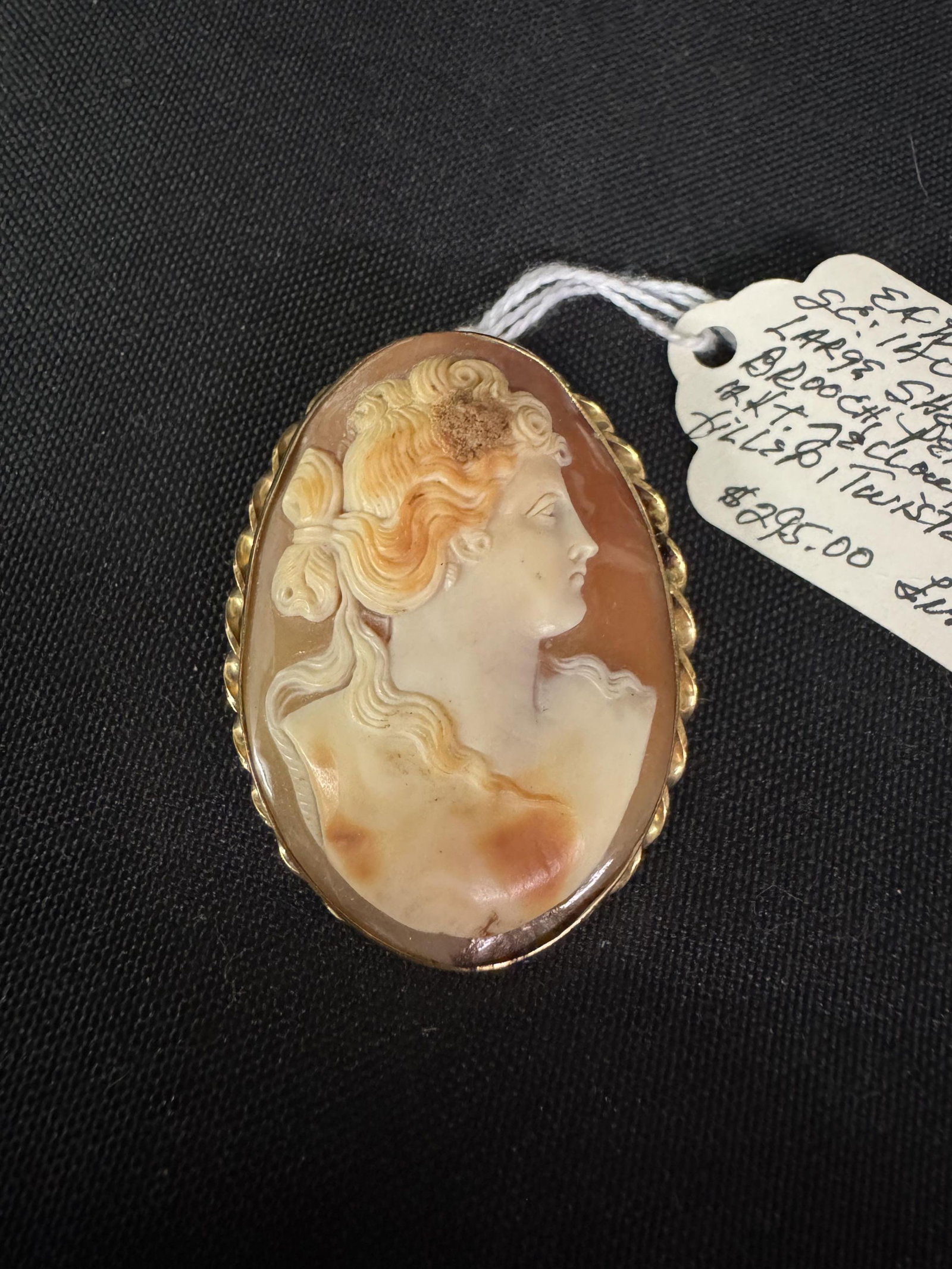 Large Shell Cameo Brooch Pendant: Large Shell Cameo Brooch Pendant