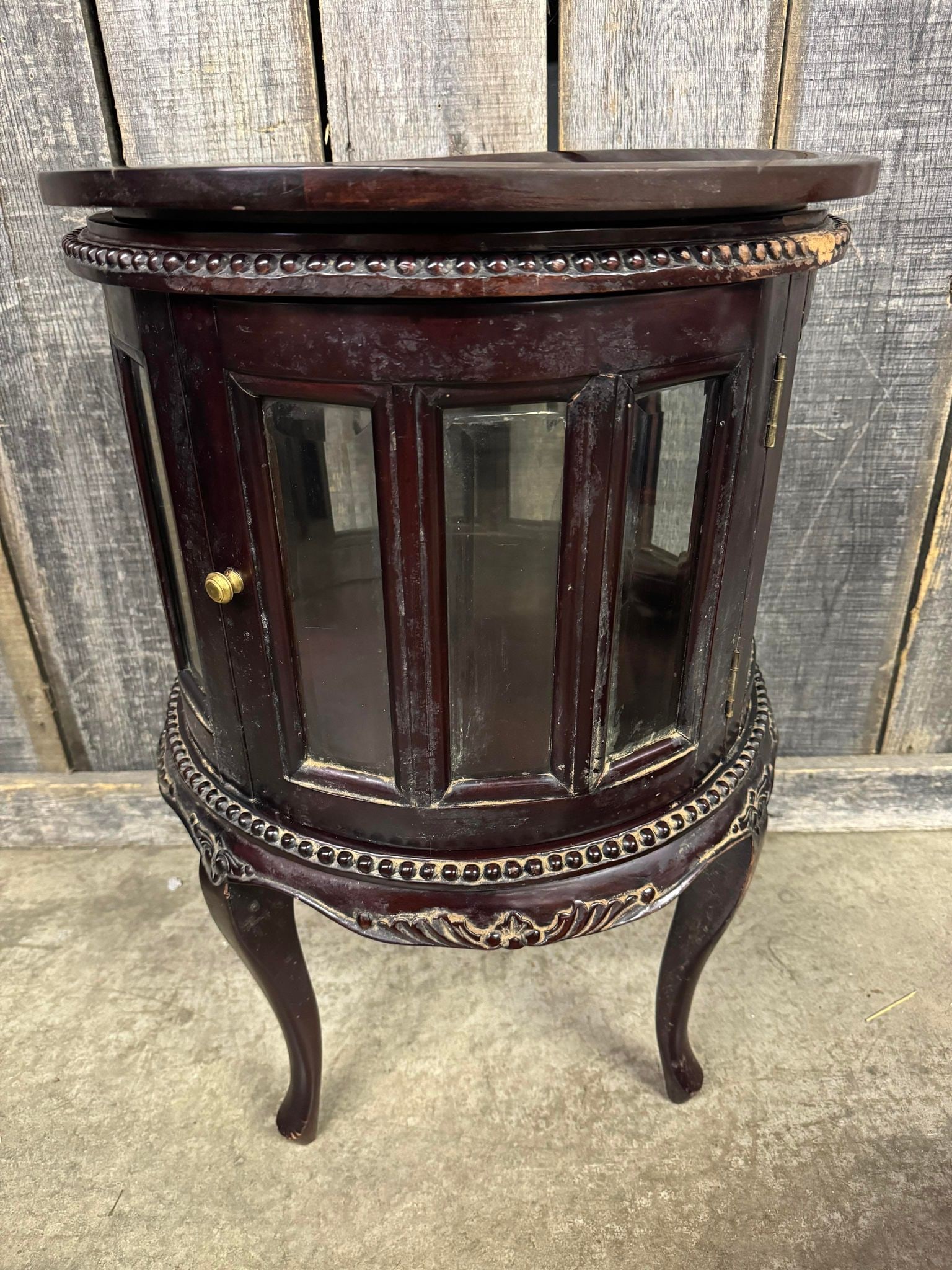 Solid Mahogany Rounded Tea Table on Turned Legs: Solid Mahogany Rounded Tea Table on Turned Legs