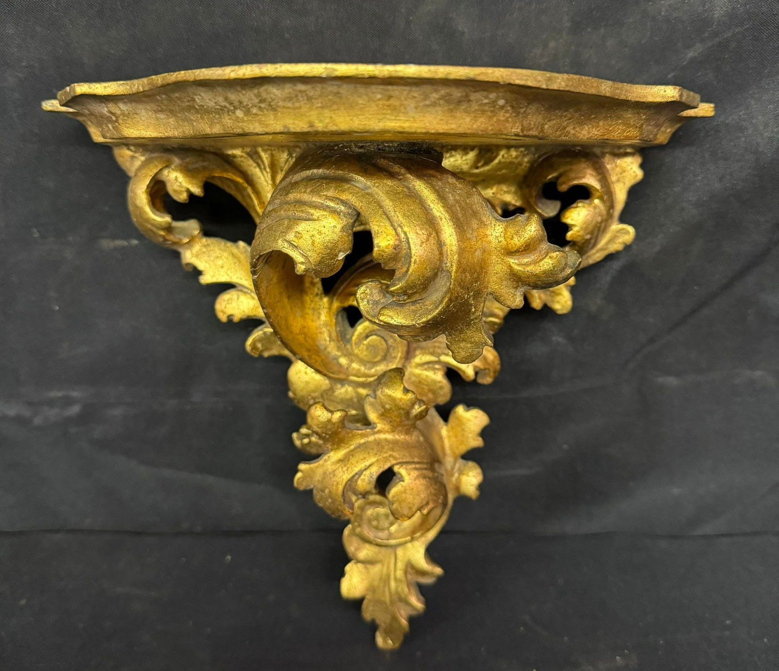 Italian Style Carved Wall Bracket: Italian Style Carved Wall Bracket