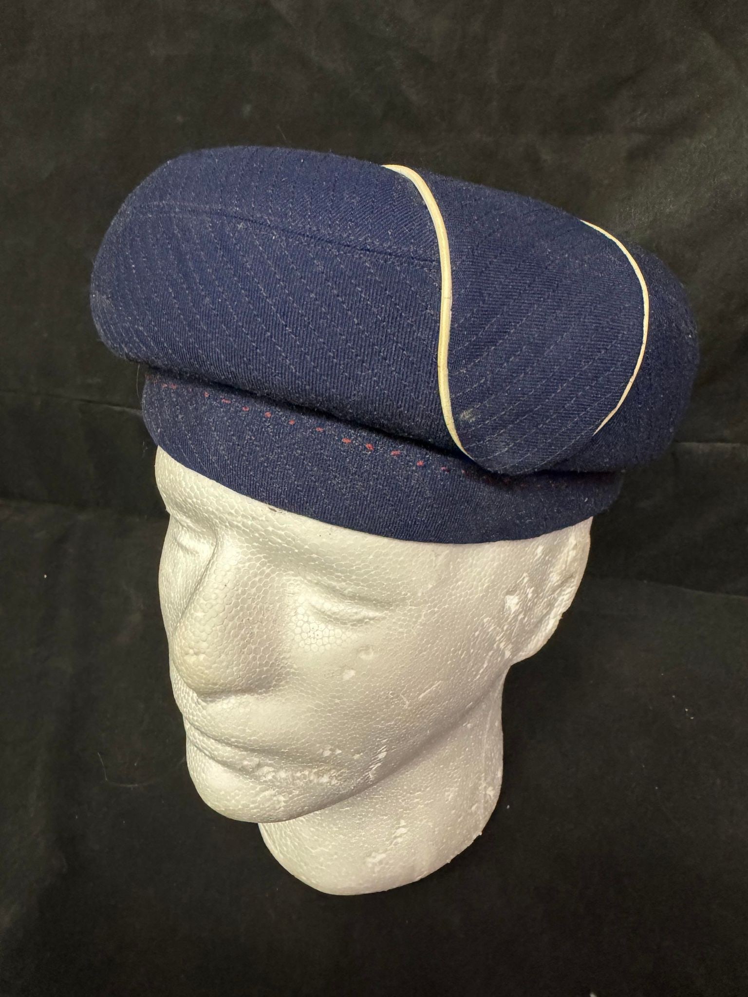 Vintage American Airlines Stewardess Hat from the early 1960's: Vintage American Airlines Stewardess Hat from the early 1960's