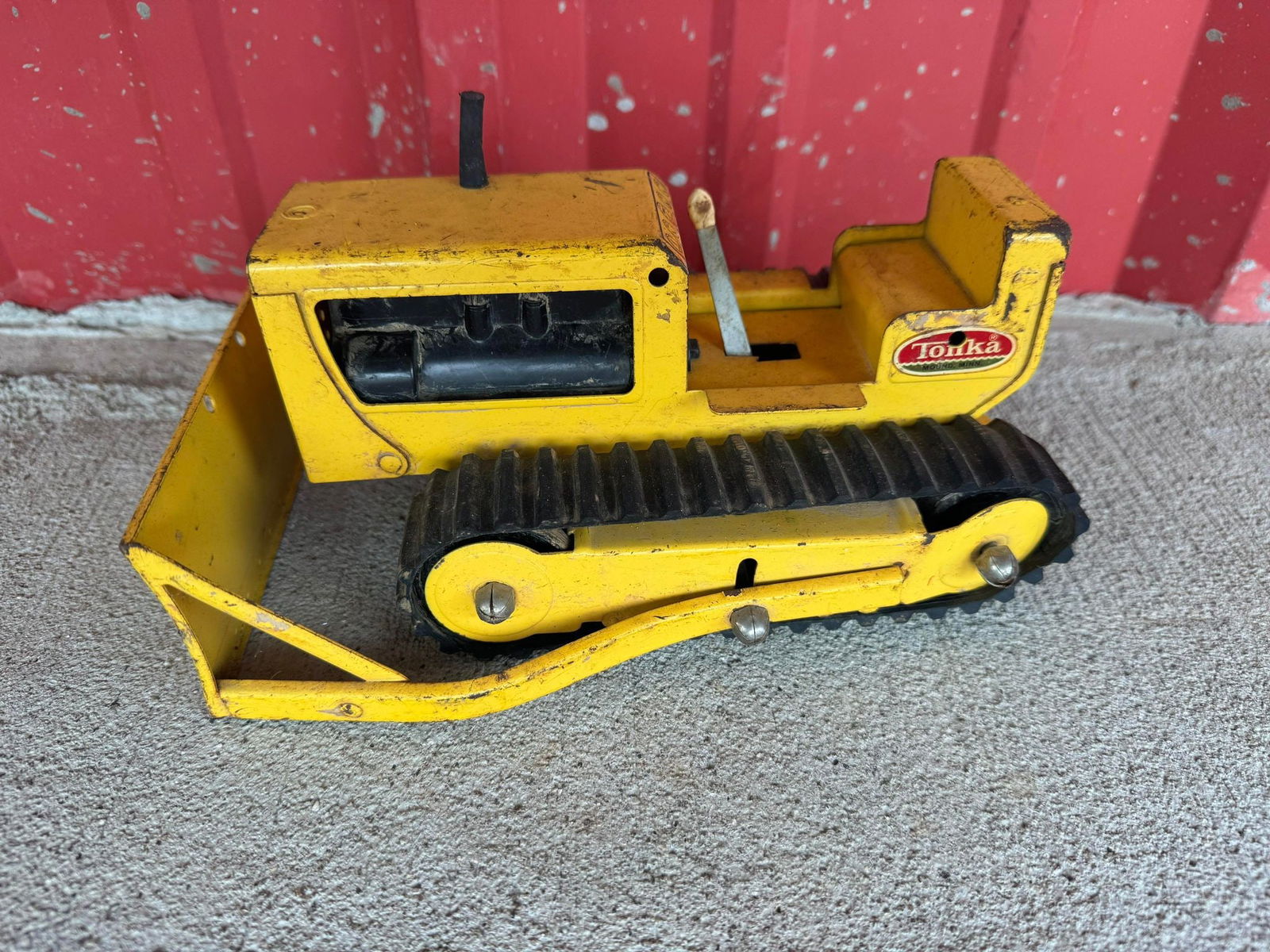 Vintage Pressed Steel TONKA Bull Dozer: Vintage Pressed Steel TONKA Bull Dozer