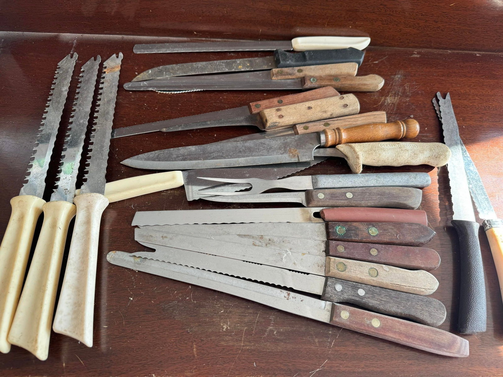 Misc. Collection of Knives: Misc. Collection of Knives