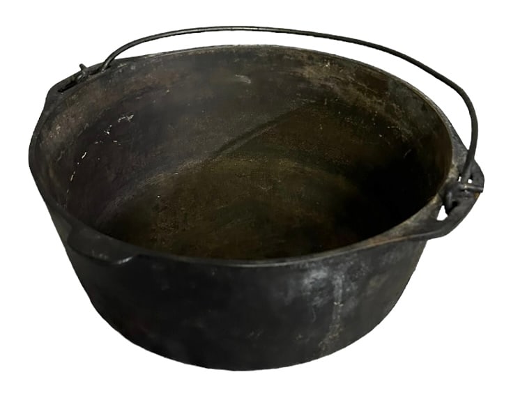 Cast Iron Kettle: Cast Iron Kettle