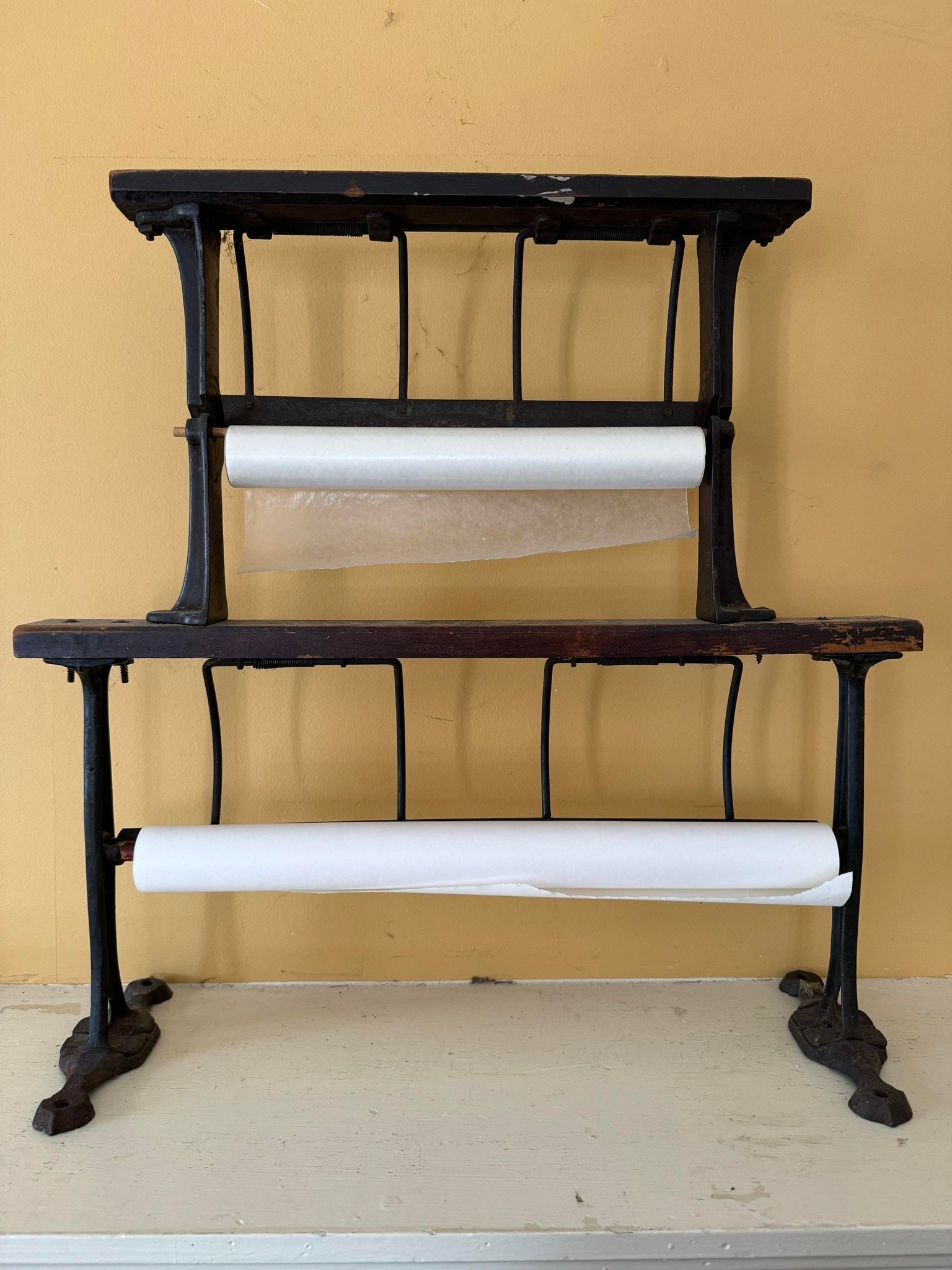 Antique Two Tier General Store Paper Roll Cutter (1 of 2)