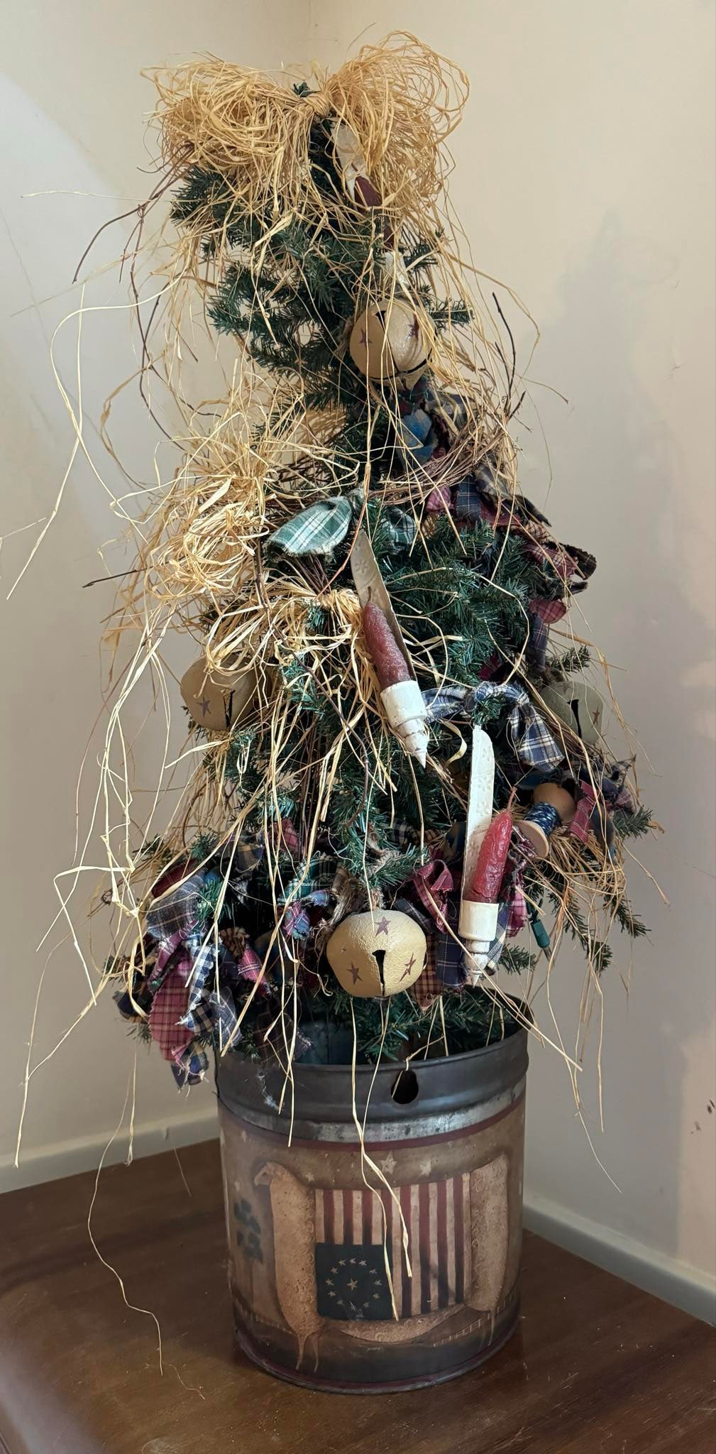 Americana Christmas Tree: Americana Christmas Tree